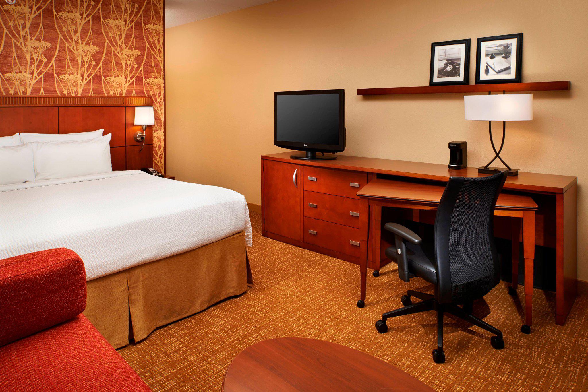 Courtyard by Marriott Columbus Worthington Photo