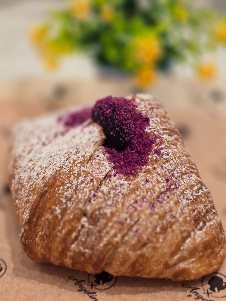 Ube/Taro Croissant