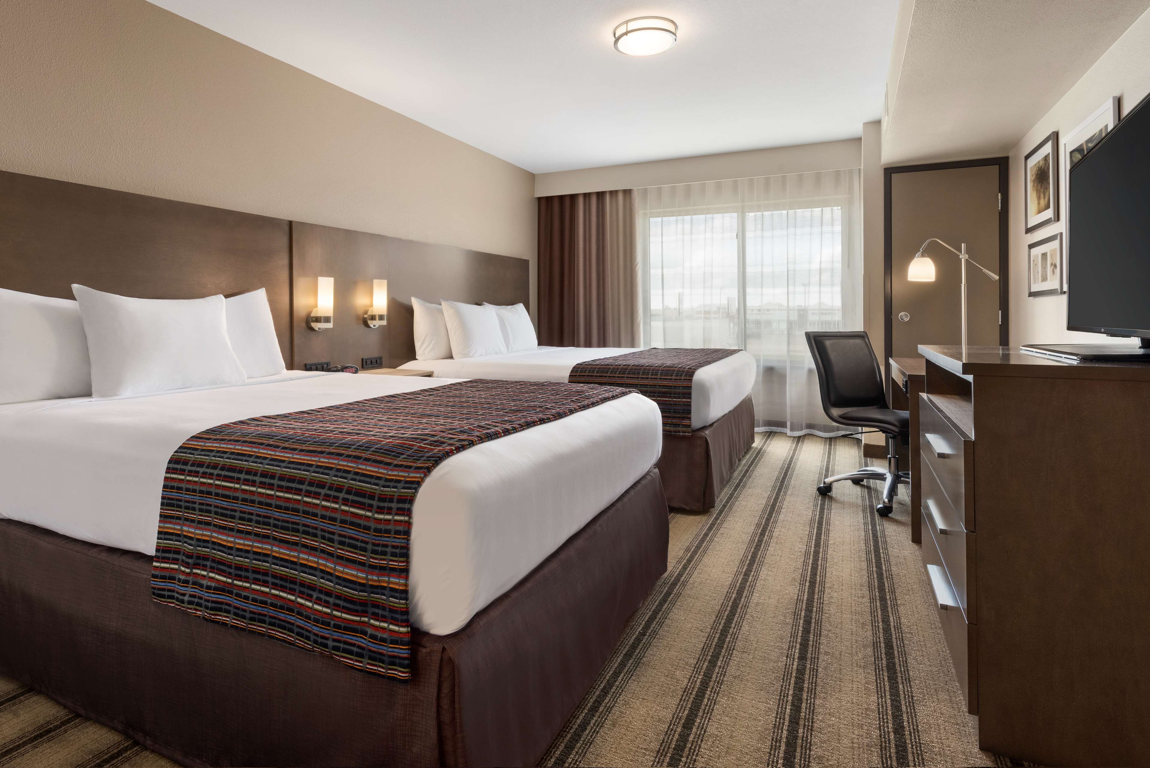 Country Inn & Suites by Radisson, St. Cloud West, MN Photo