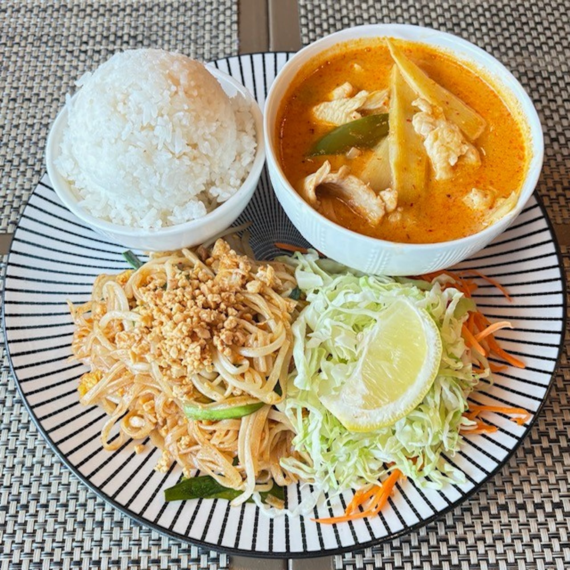 Red Curry Chicken COMBO