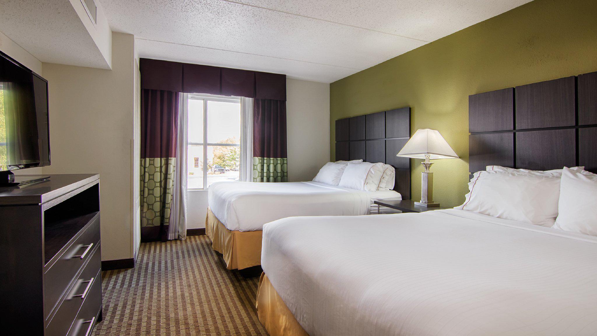 Holiday Inn Express & Suites Mooresville - Lake Norman Photo