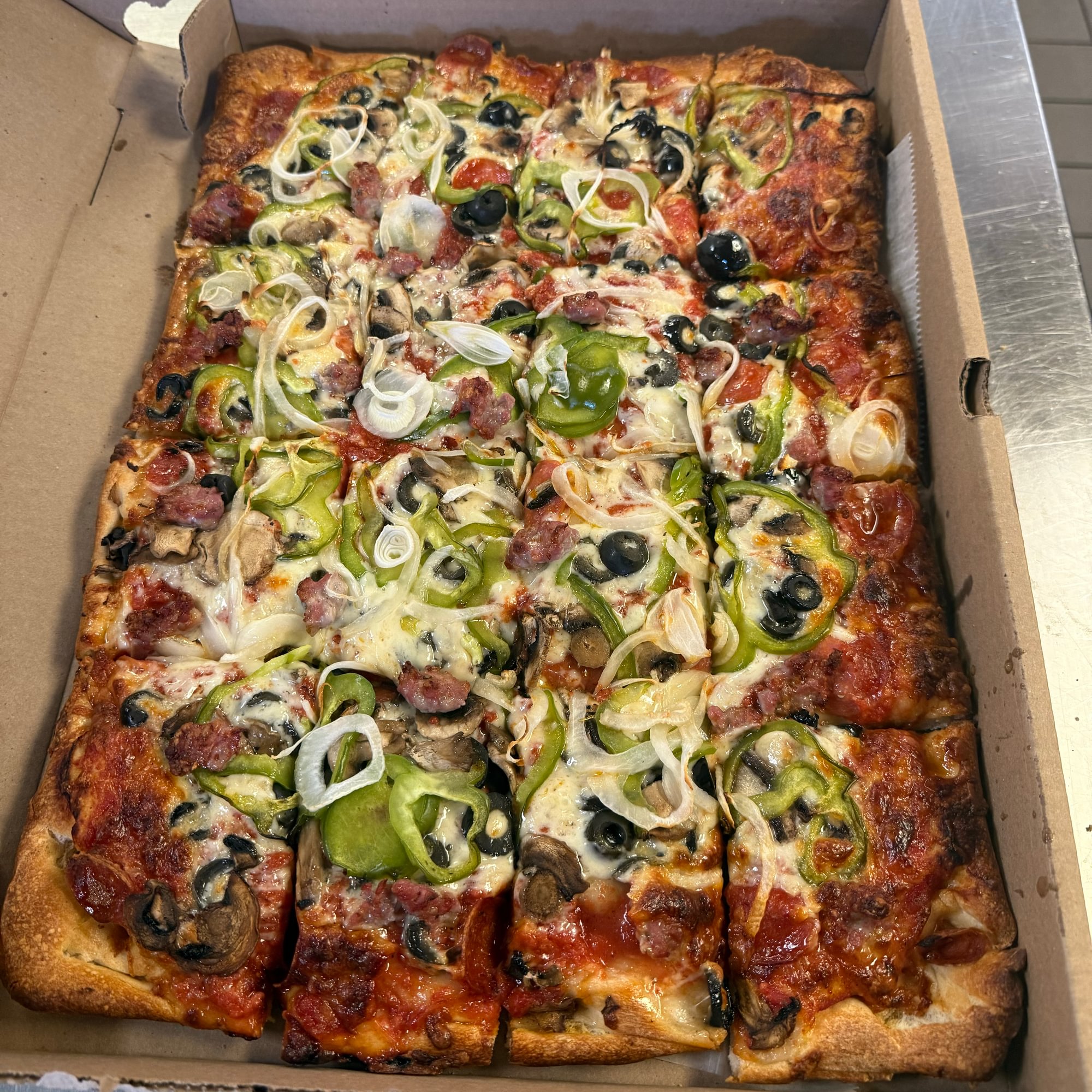 Cosmic Special Pizza (16 Pieces)