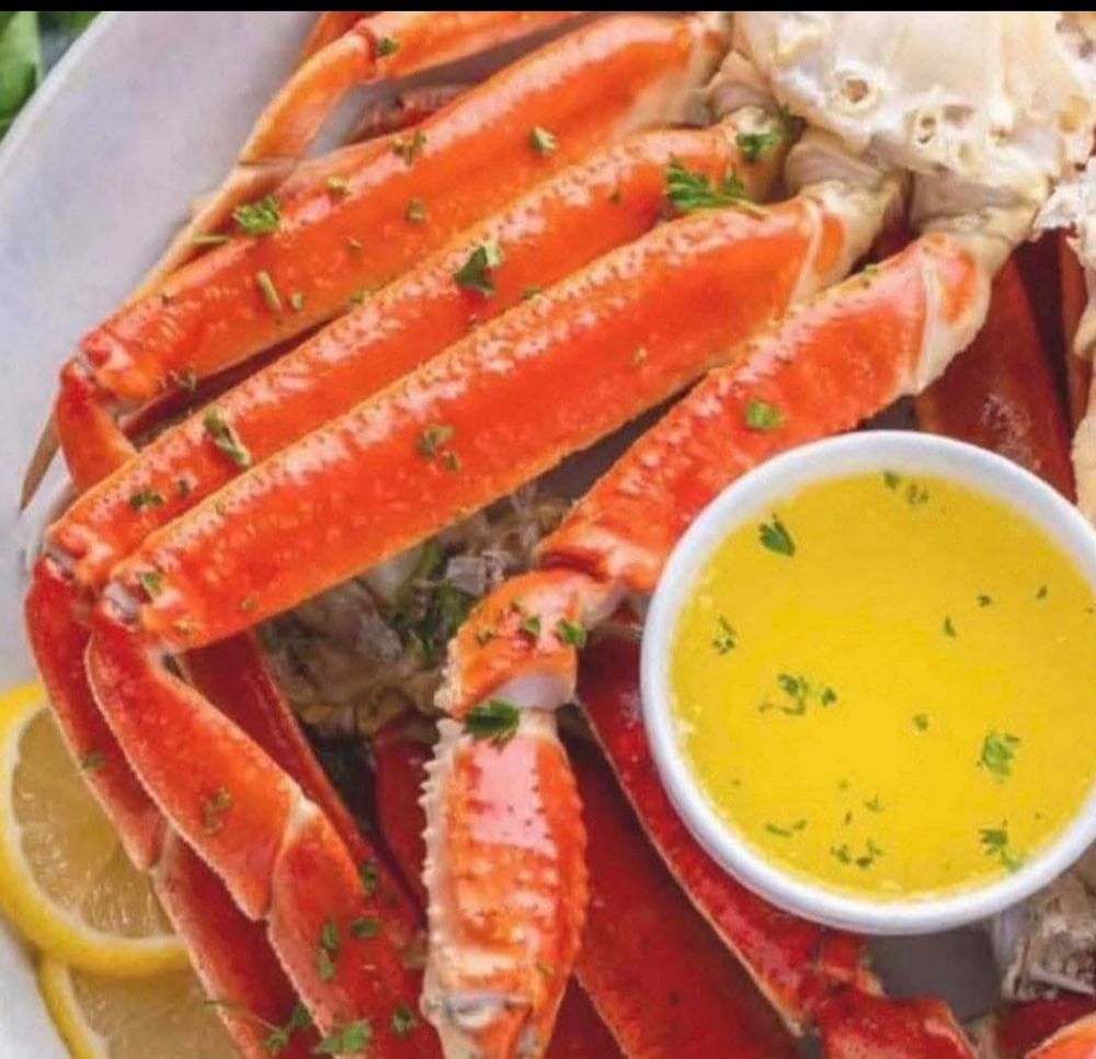Snow Crab Legs ~ 1lb
