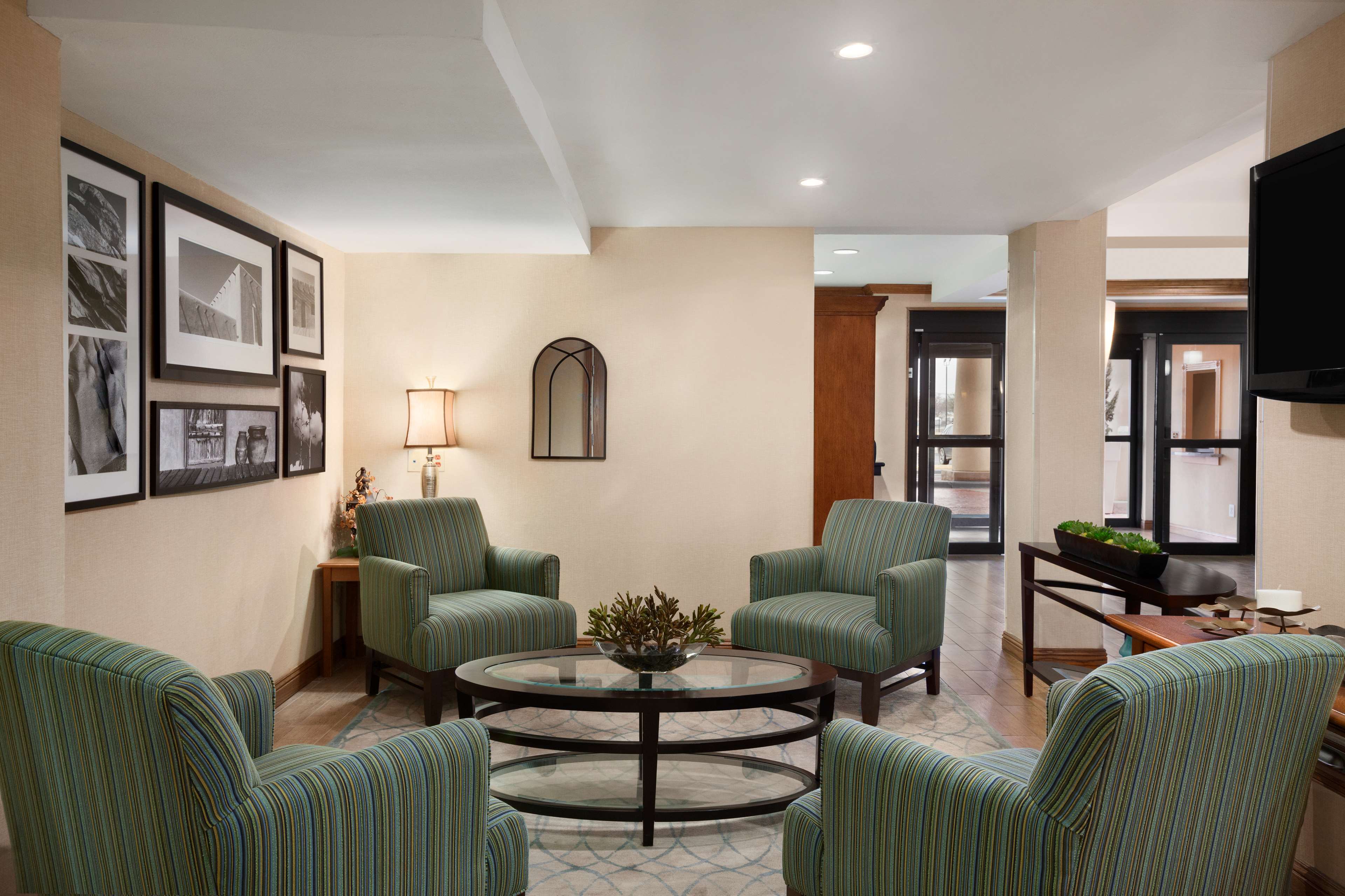 Country Inn & Suites by Radisson, Lubbock, TX Photo