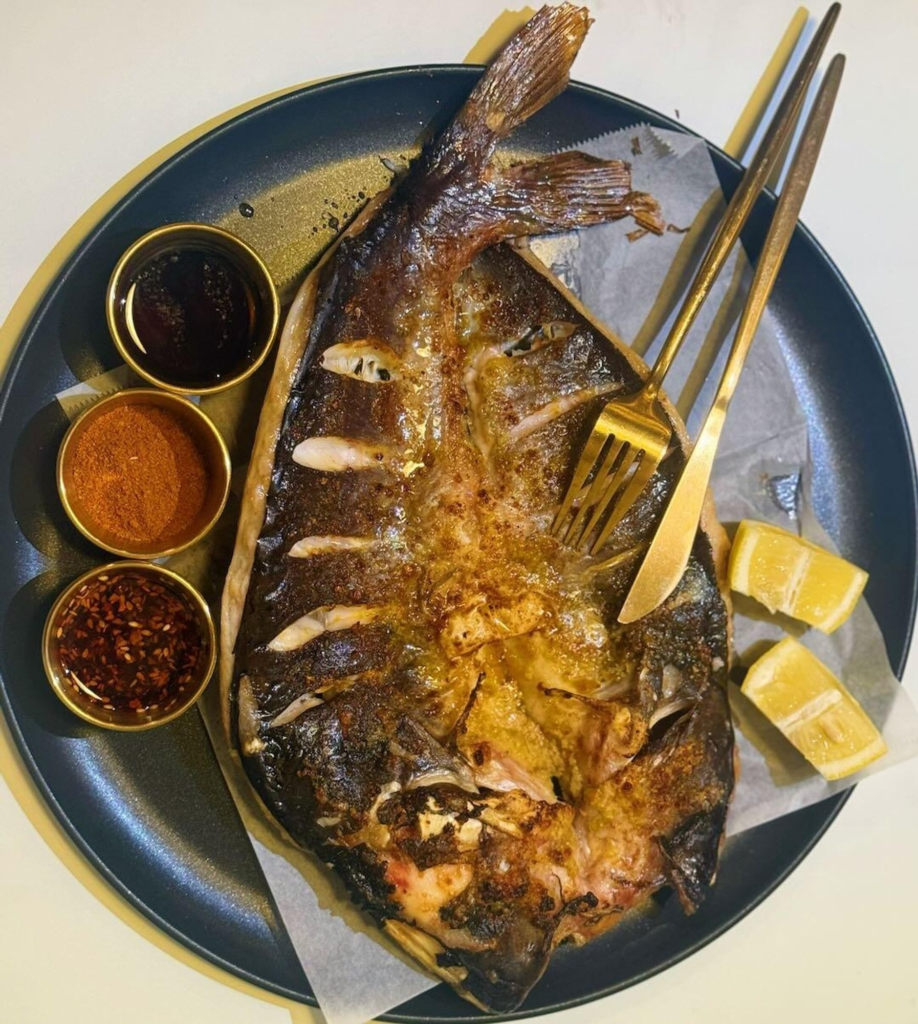 Silk Road Garlic-Roasted Whole Fish 丝路蒜香金皮烤整鱼（含鱼骨）