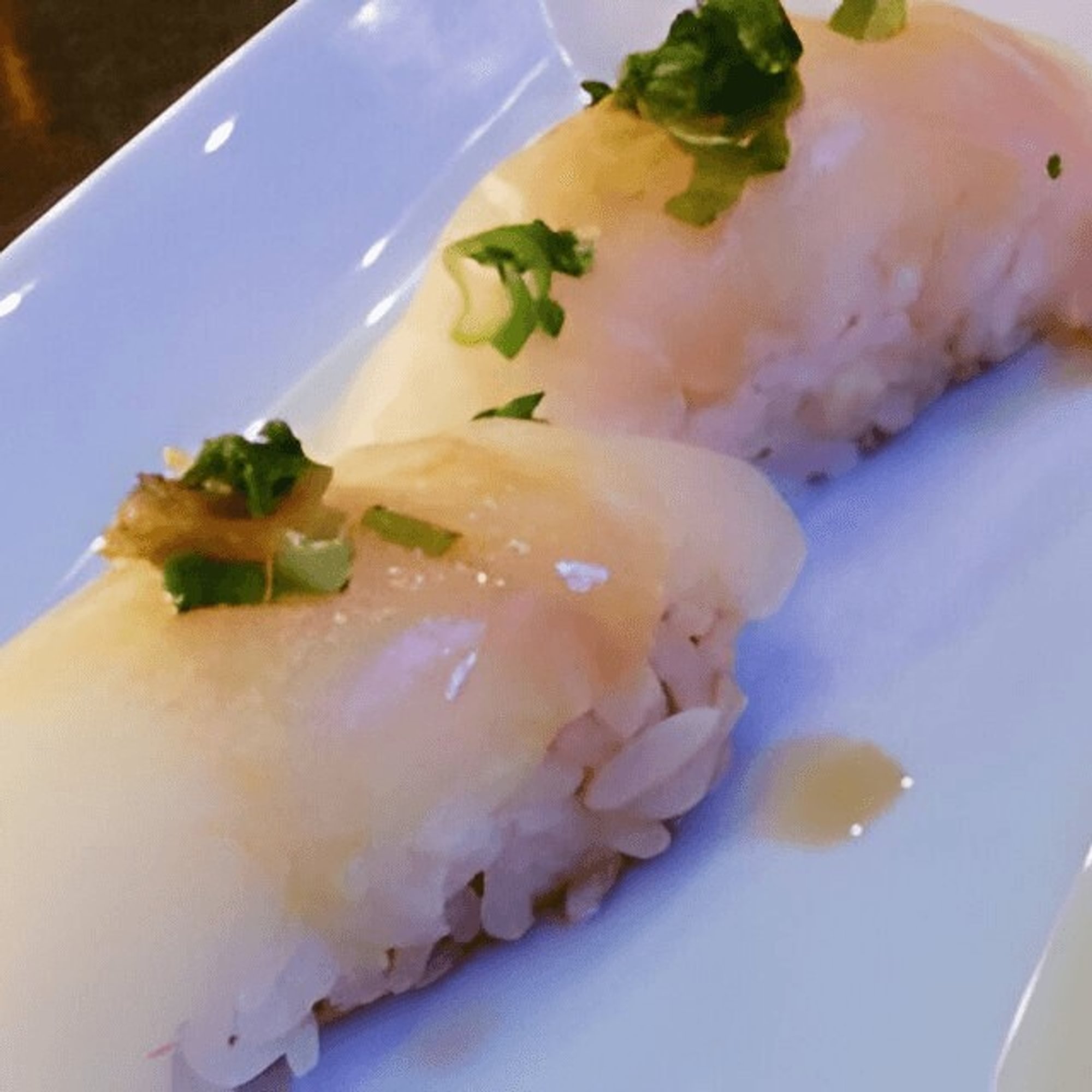 Halibut/ Hirame Sushi (2pcs)