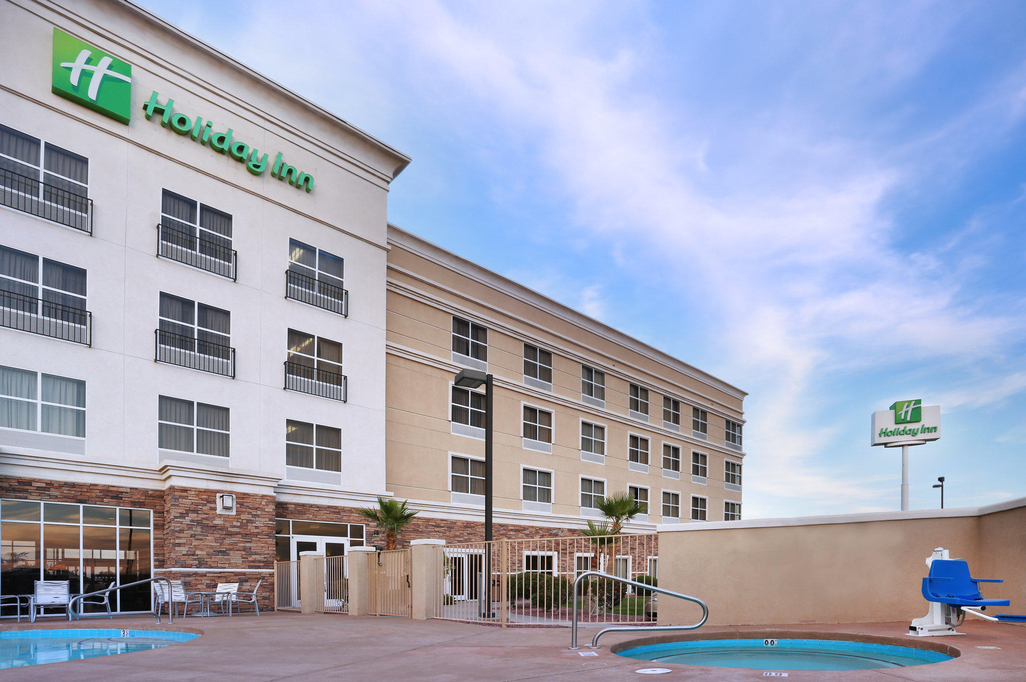 Holiday Inn Yuma Photo