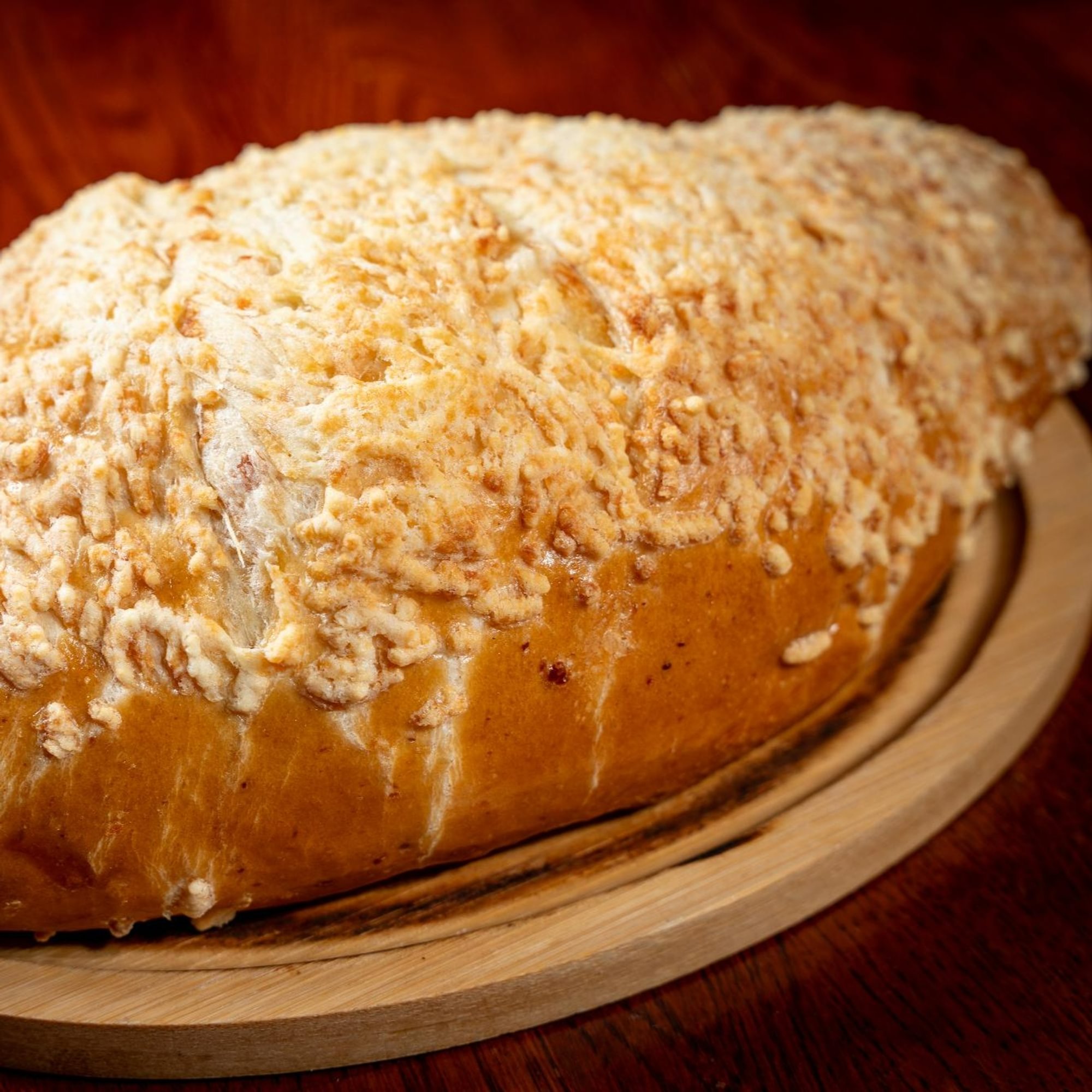 Cheese-Filled Bread (Pan Aliñado con Queso)