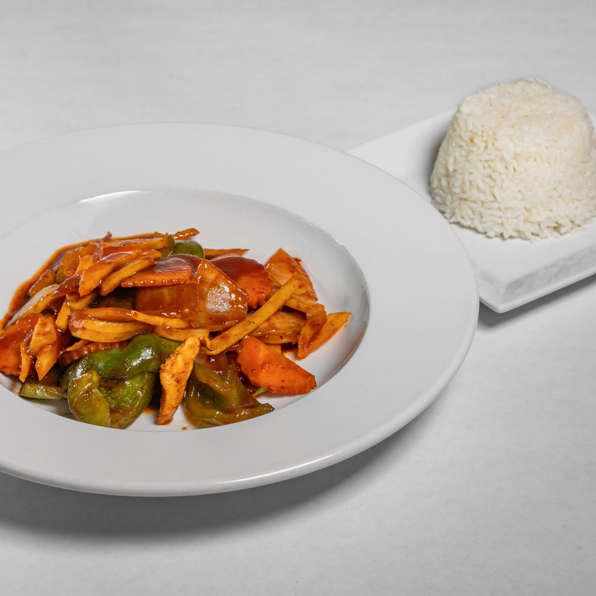 Pad Khing (Ginger Root) Dinner