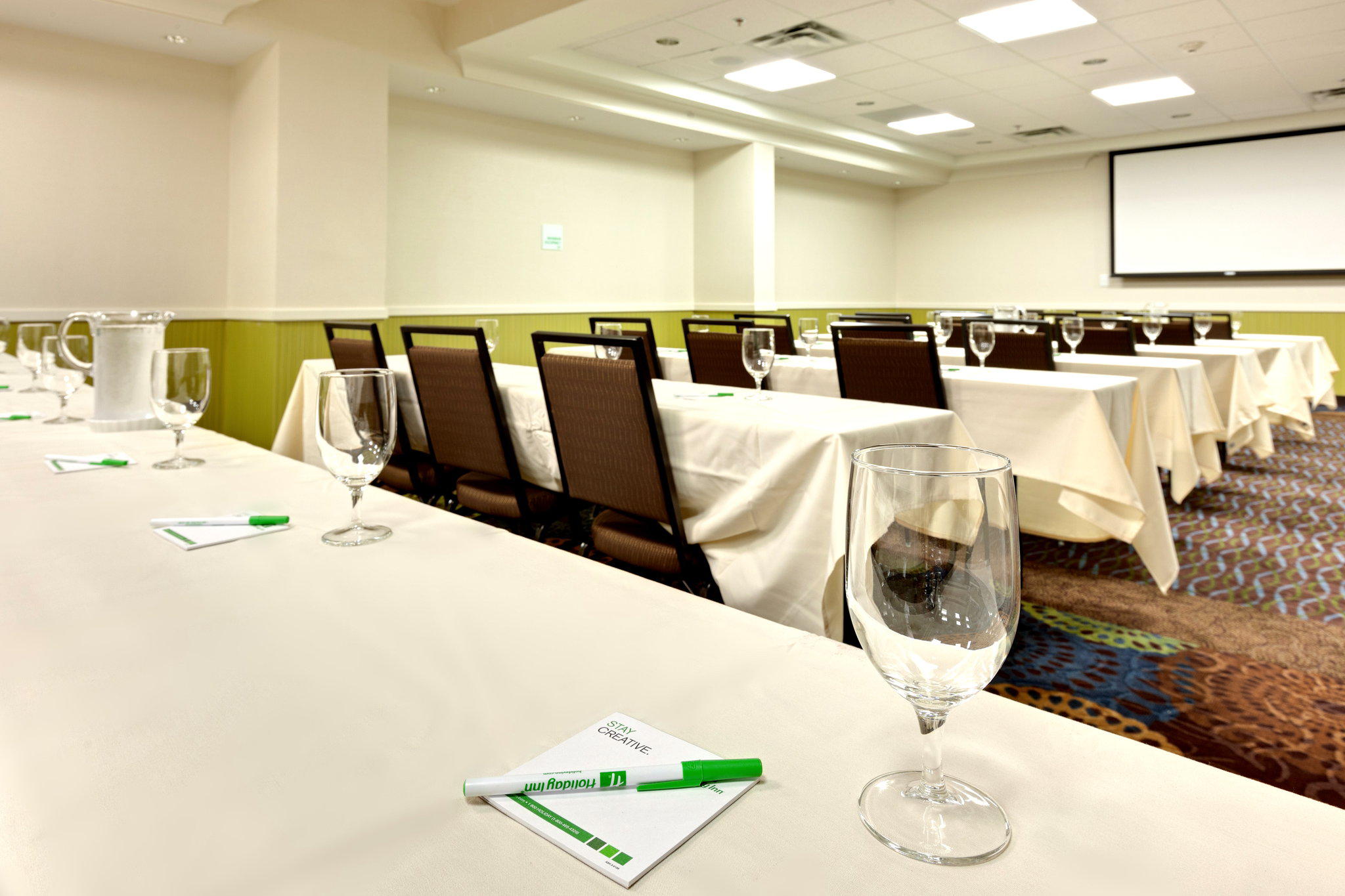 Holiday Inn & Suites Atlanta Airport-North Photo