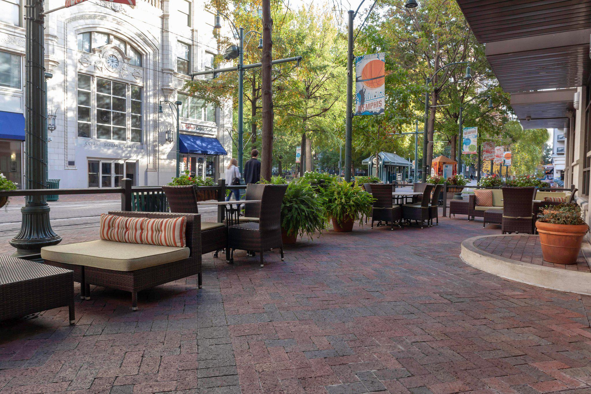 Courtyard by Marriott Memphis Downtown Photo