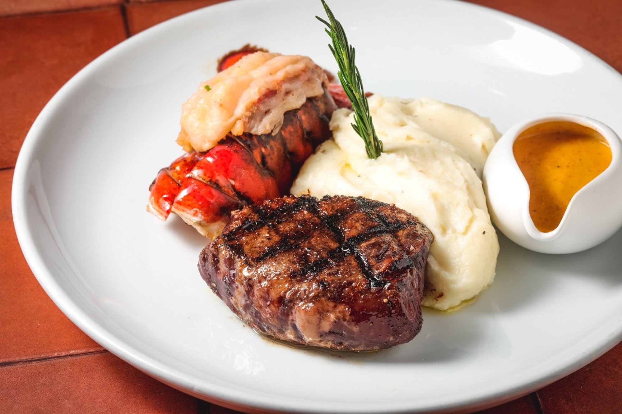 Steak y Langosta