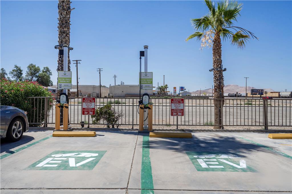 Best Western Desert Winds Image