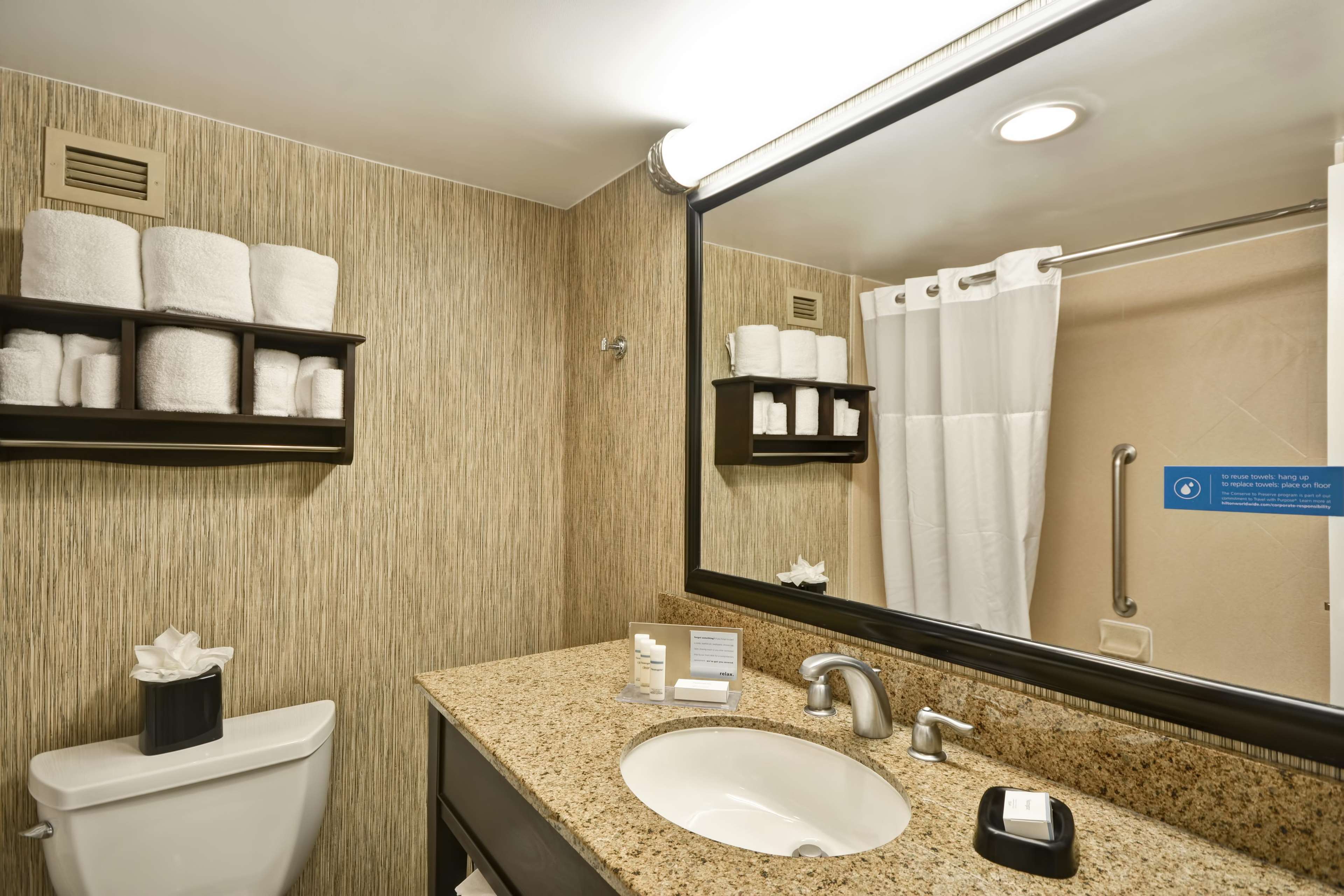 Hampton Inn Chicago/Naperville Photo