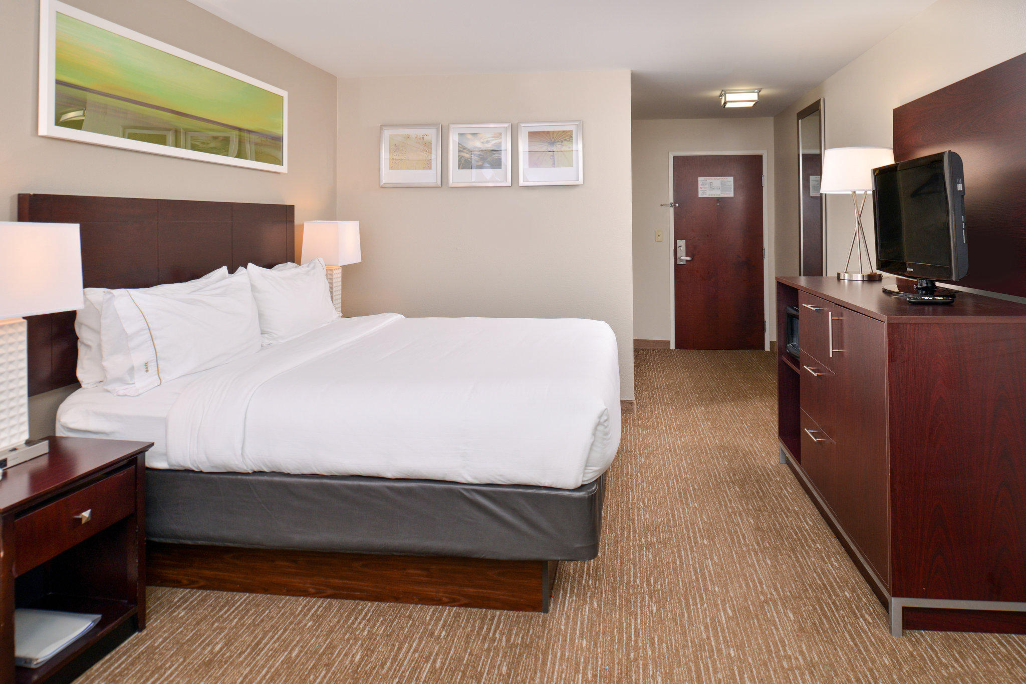 Holiday Inn Express & Suites Lafayette Photo