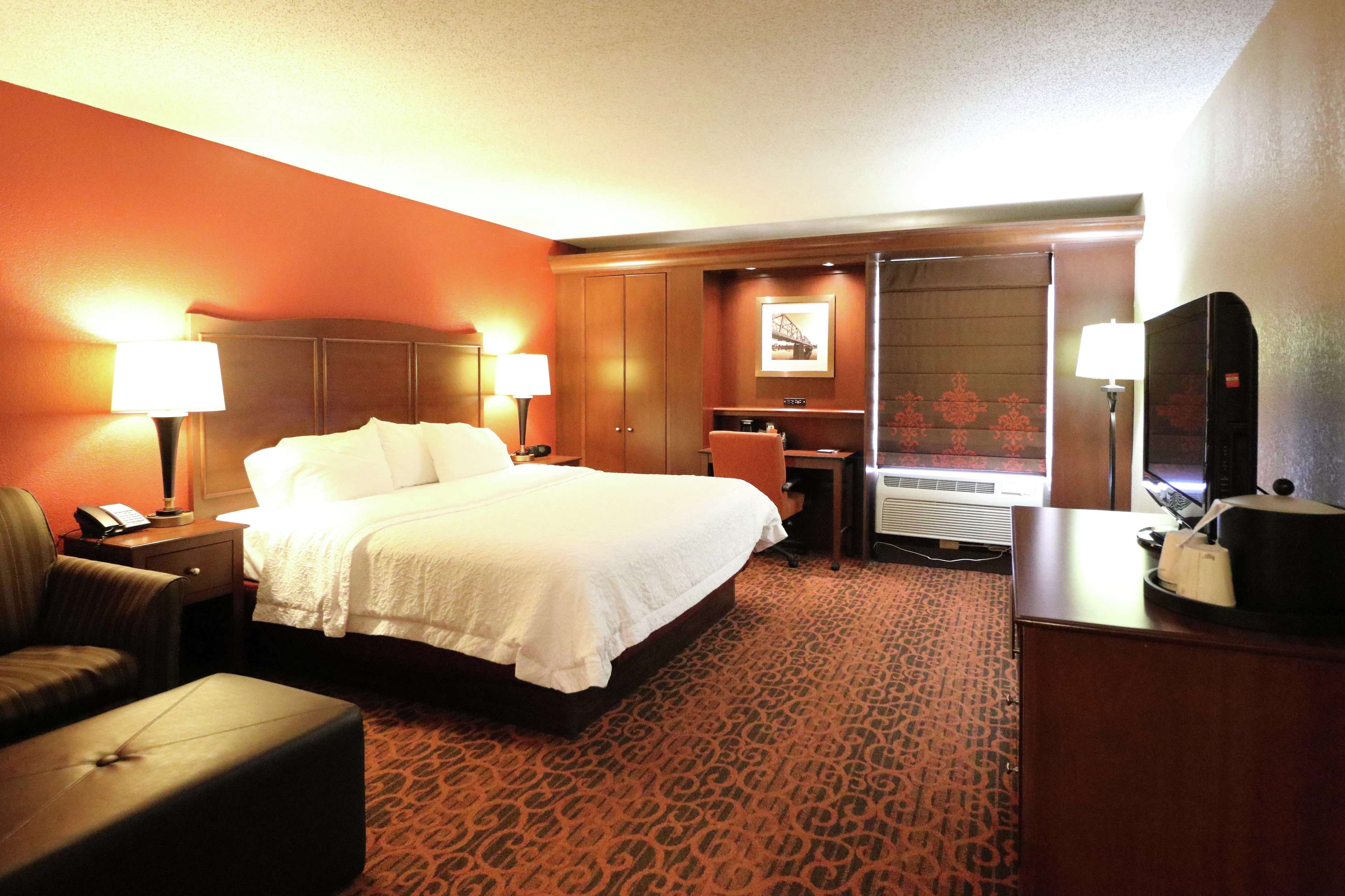 Hampton Inn Columbus-South Photo