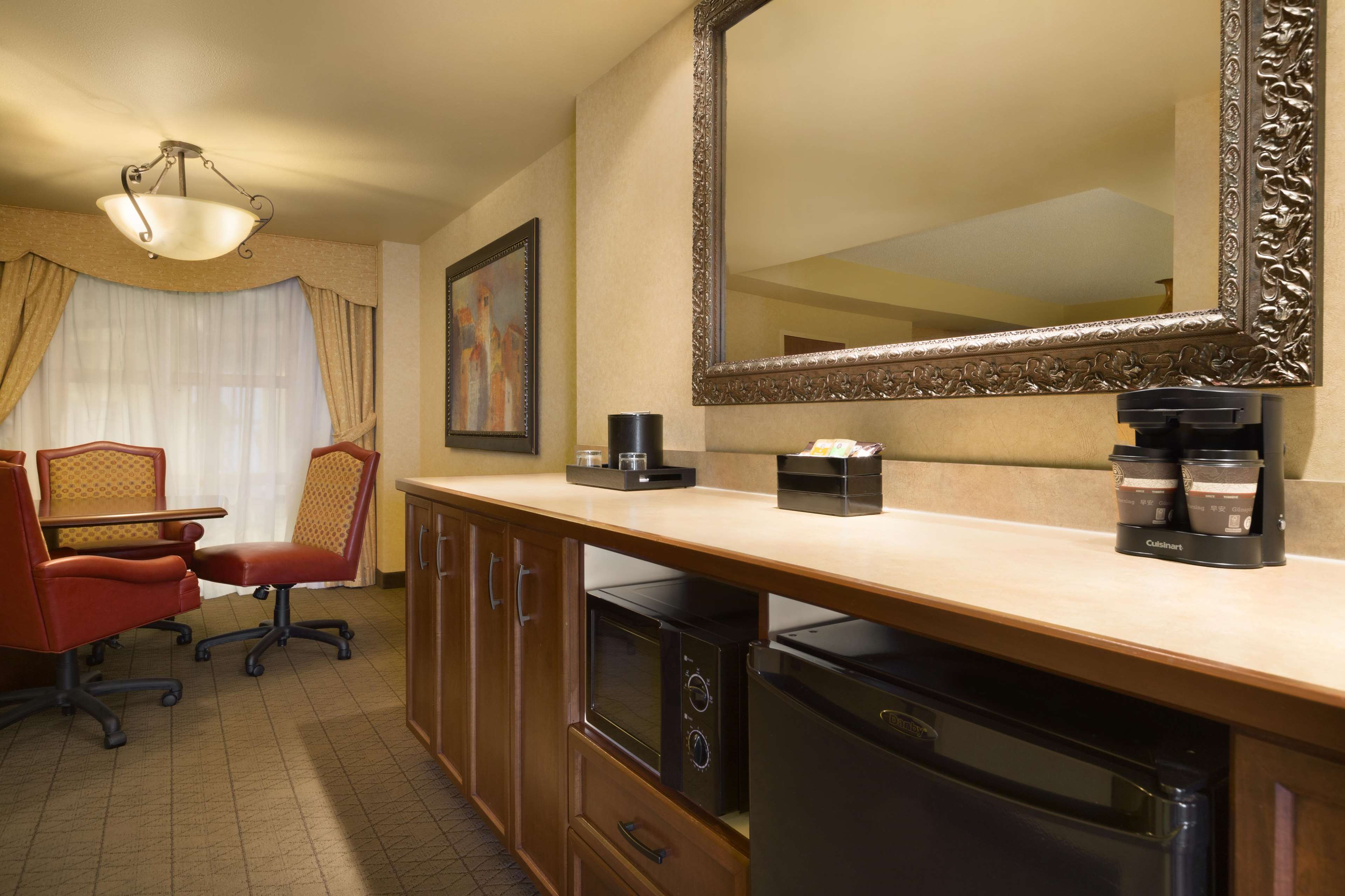 Embassy Suites by Hilton Albuquerque Photo