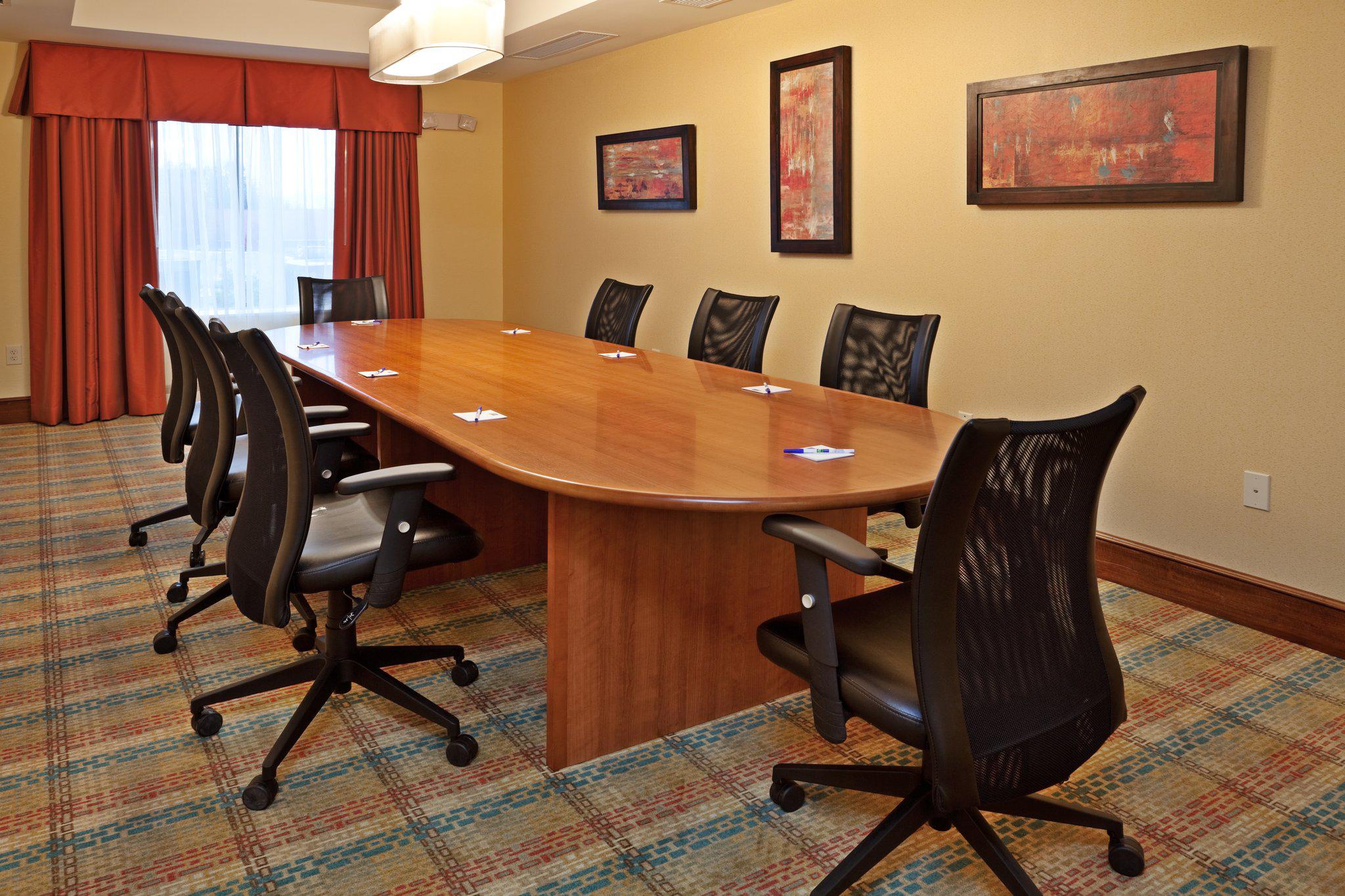 Holiday Inn Express & Suites Greensboro - Airport Area Photo