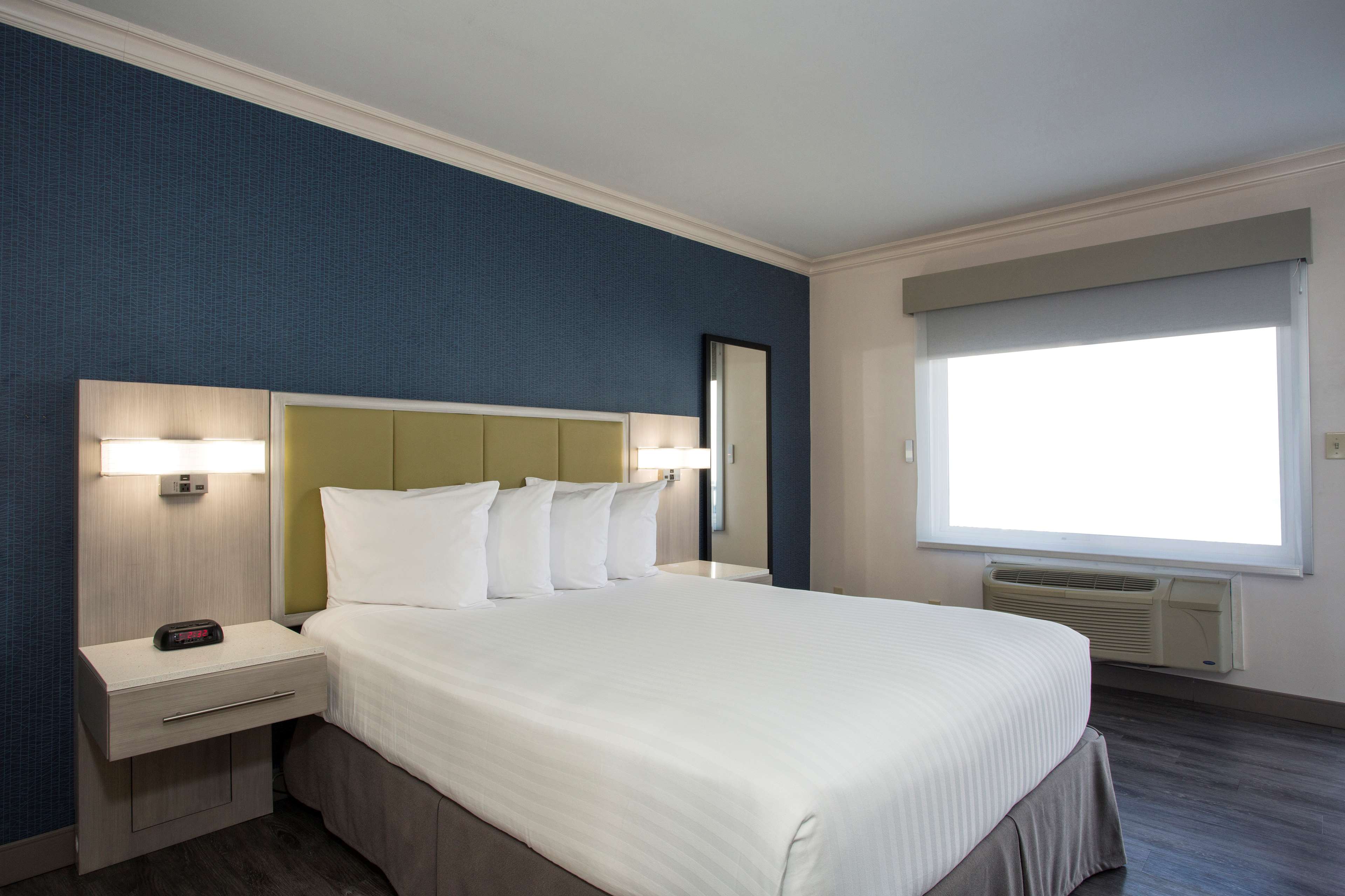 SureStay Hotel by Best Western Santa Monica Photo