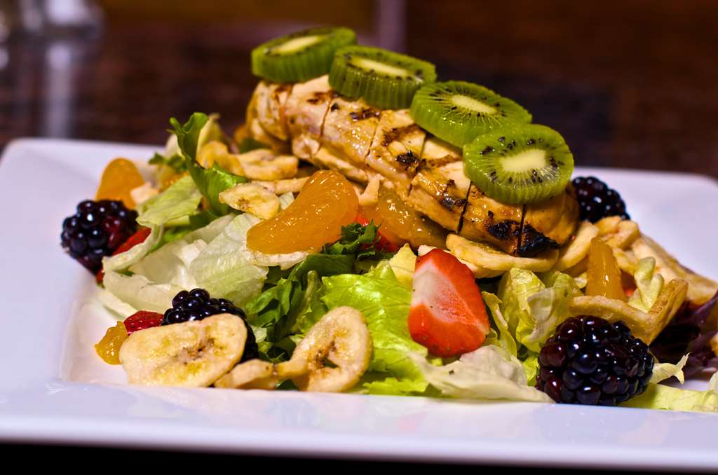 DoubleTree by Hilton Hotel Bay City - Riverfront Image