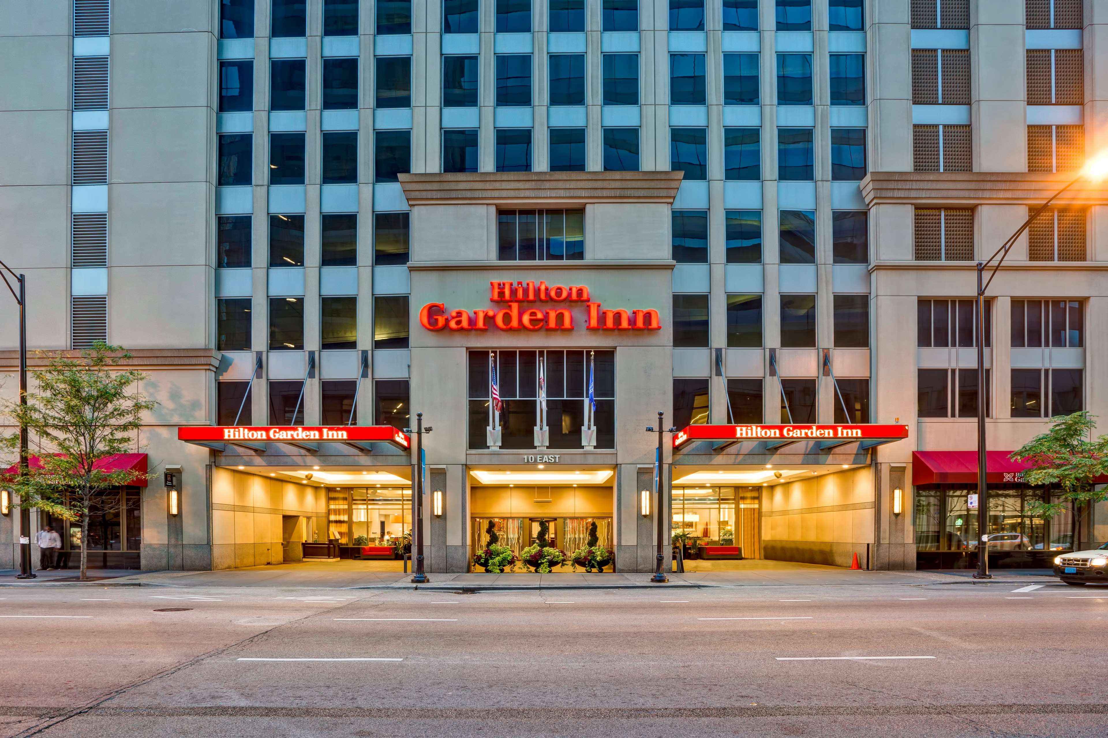 Hilton Garden Inn Chicago Downtownmagnificent Mile Chicago Il