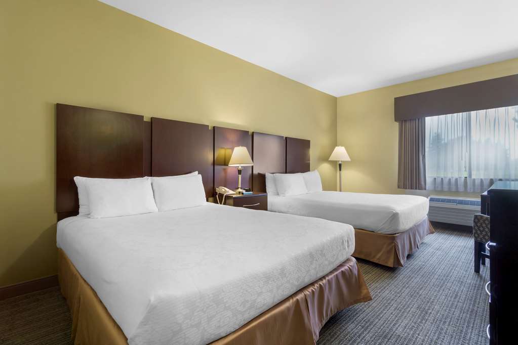 Best Western Plus Plaza by the Green Image