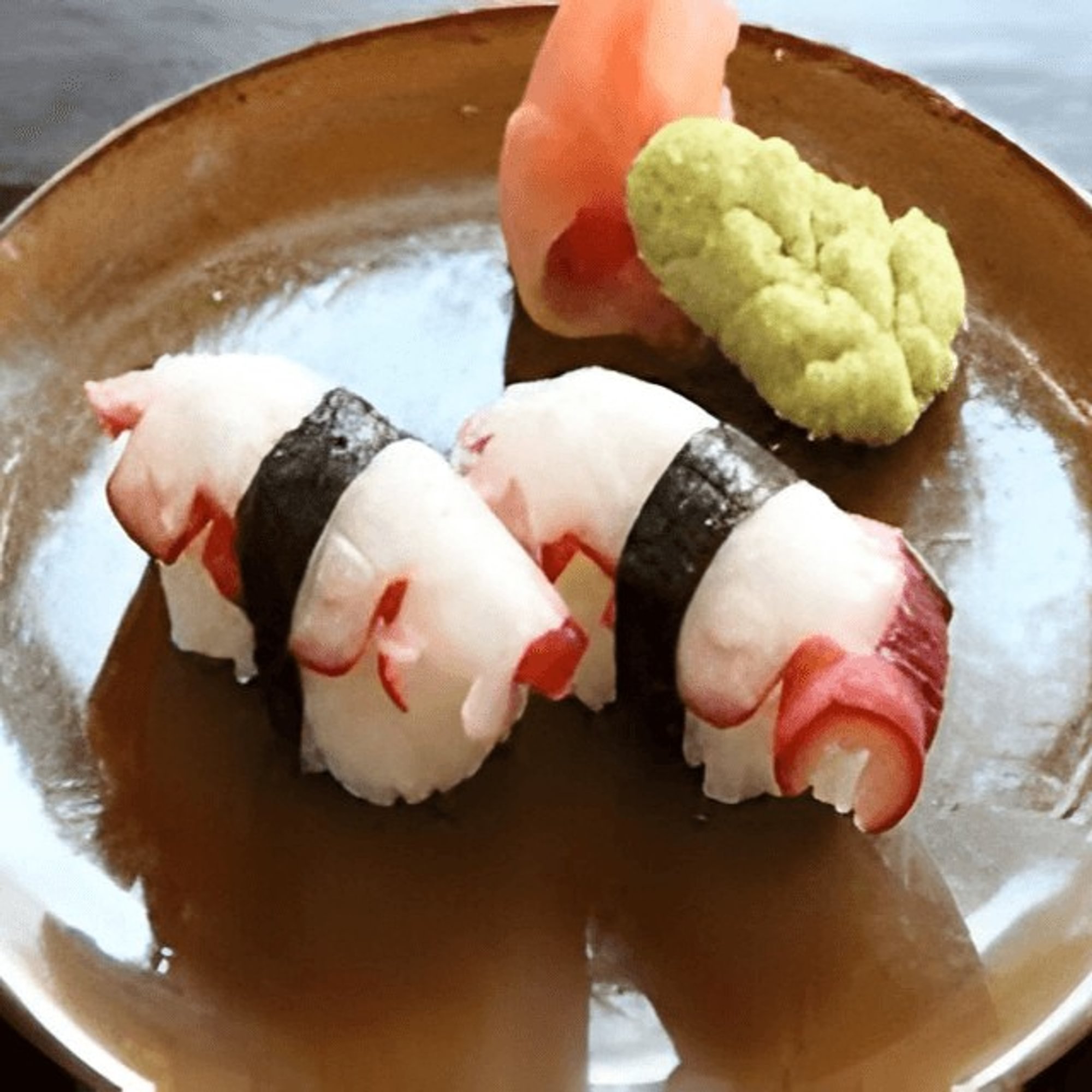 Octopus / Tako Sushi (2pcs)