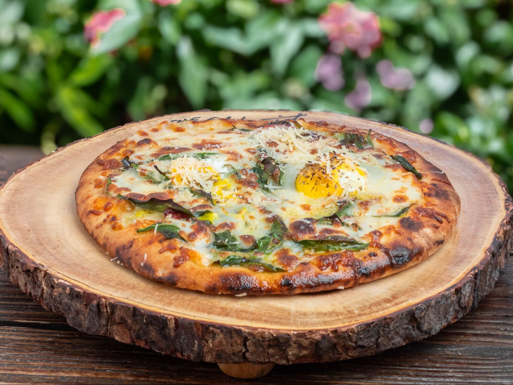 Eggs Florentine Pizzetta