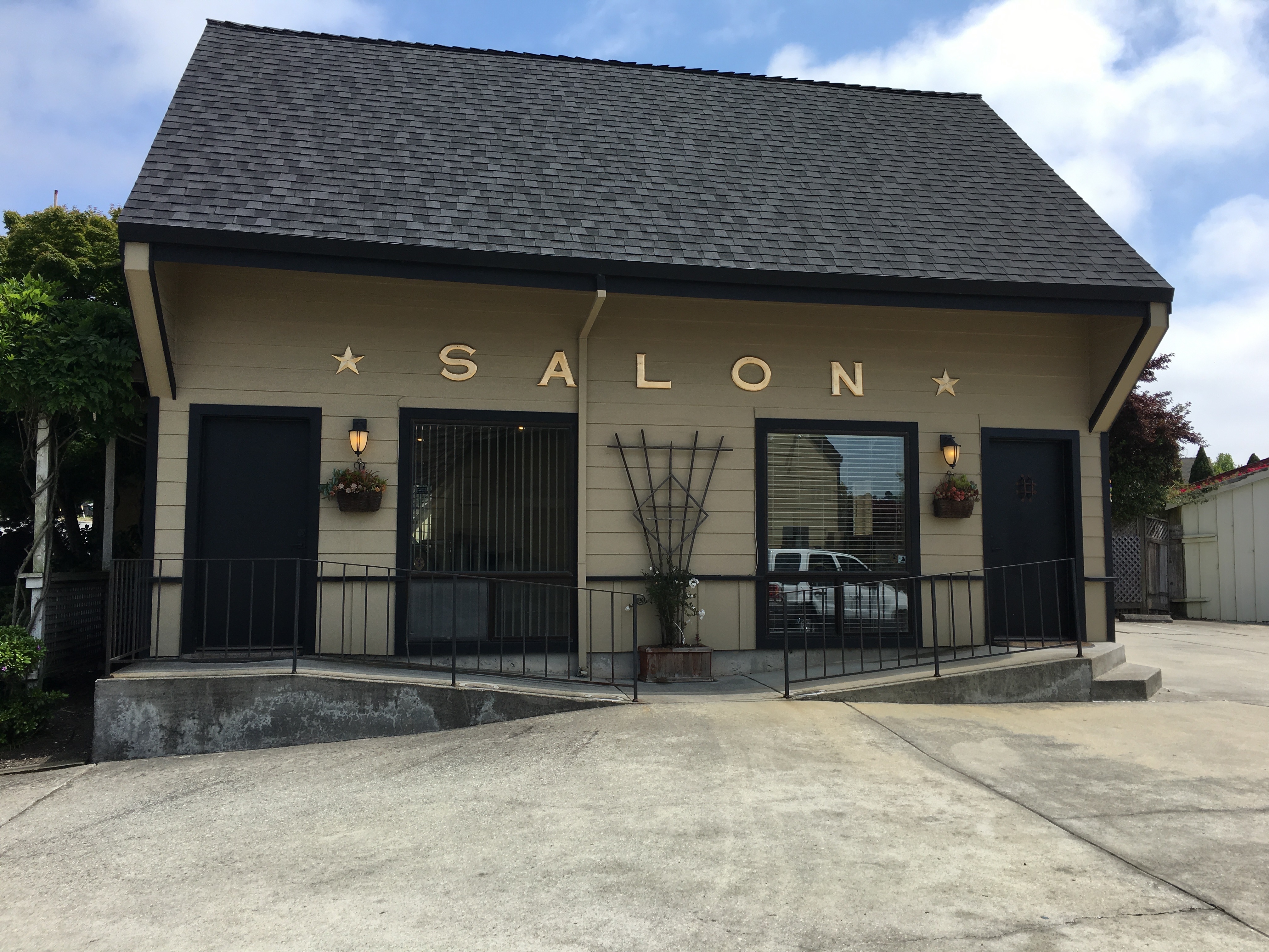 The Last Resort Salon & Spa Image