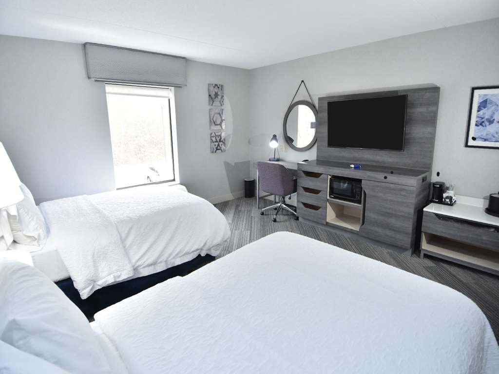 Hampton Inn Auburn Image