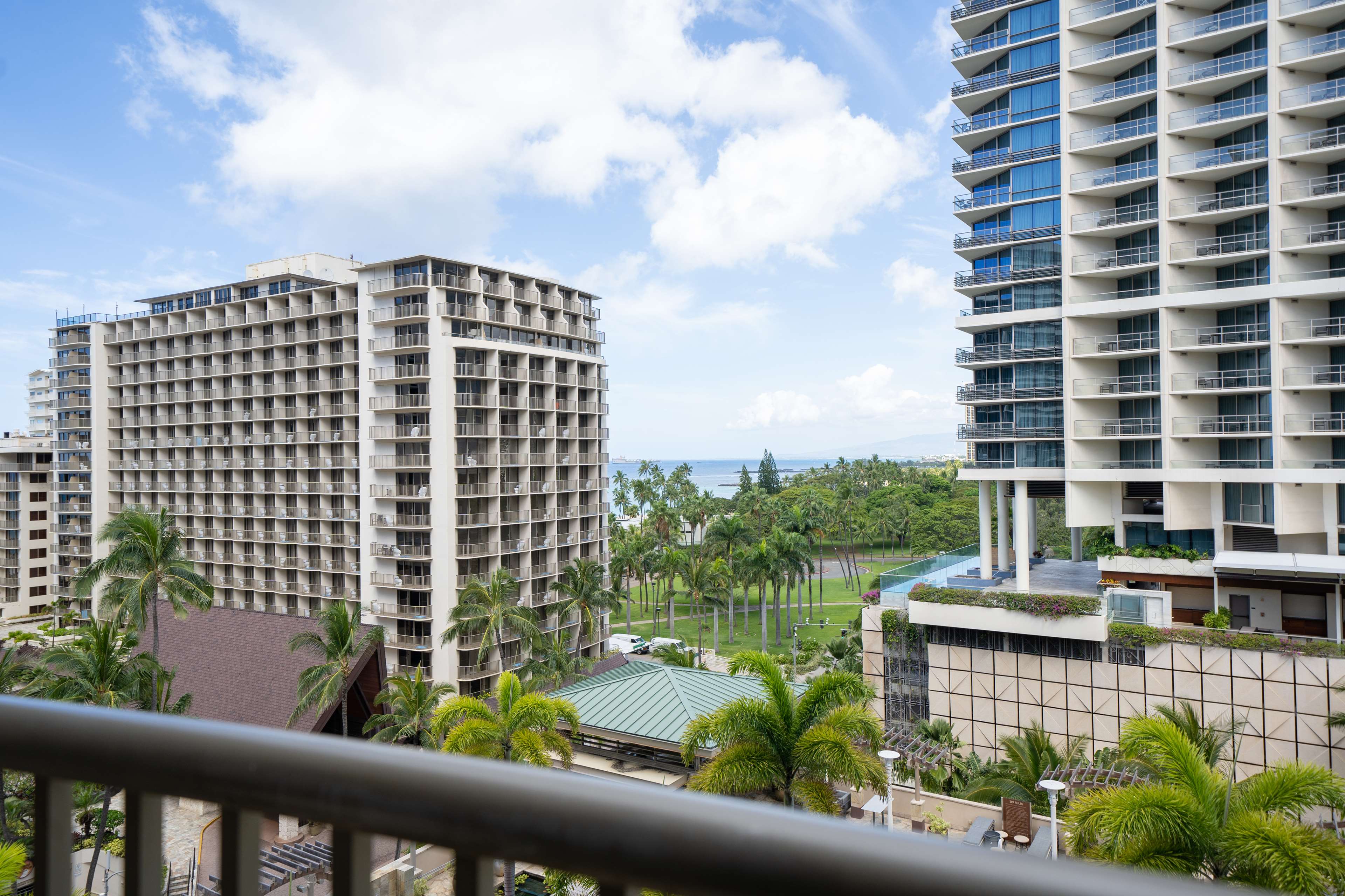 Embassy Suites by Hilton Waikiki Beach Walk Photo