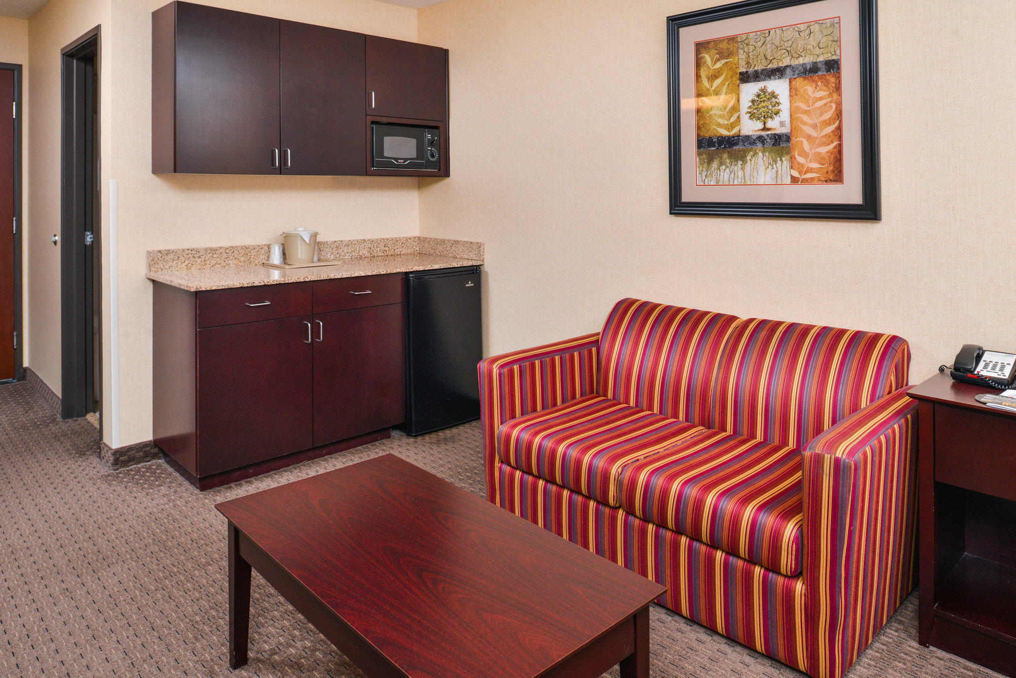 Holiday Inn Express & Suites Portland-Jantzen Beach Photo