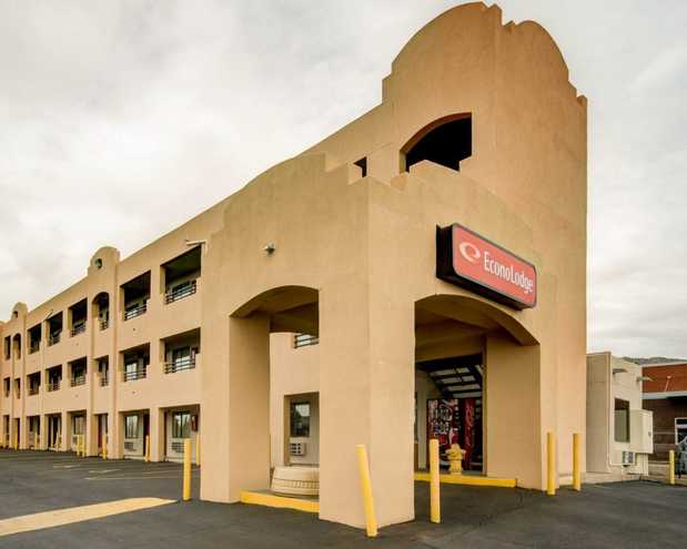 Images Econo Lodge East