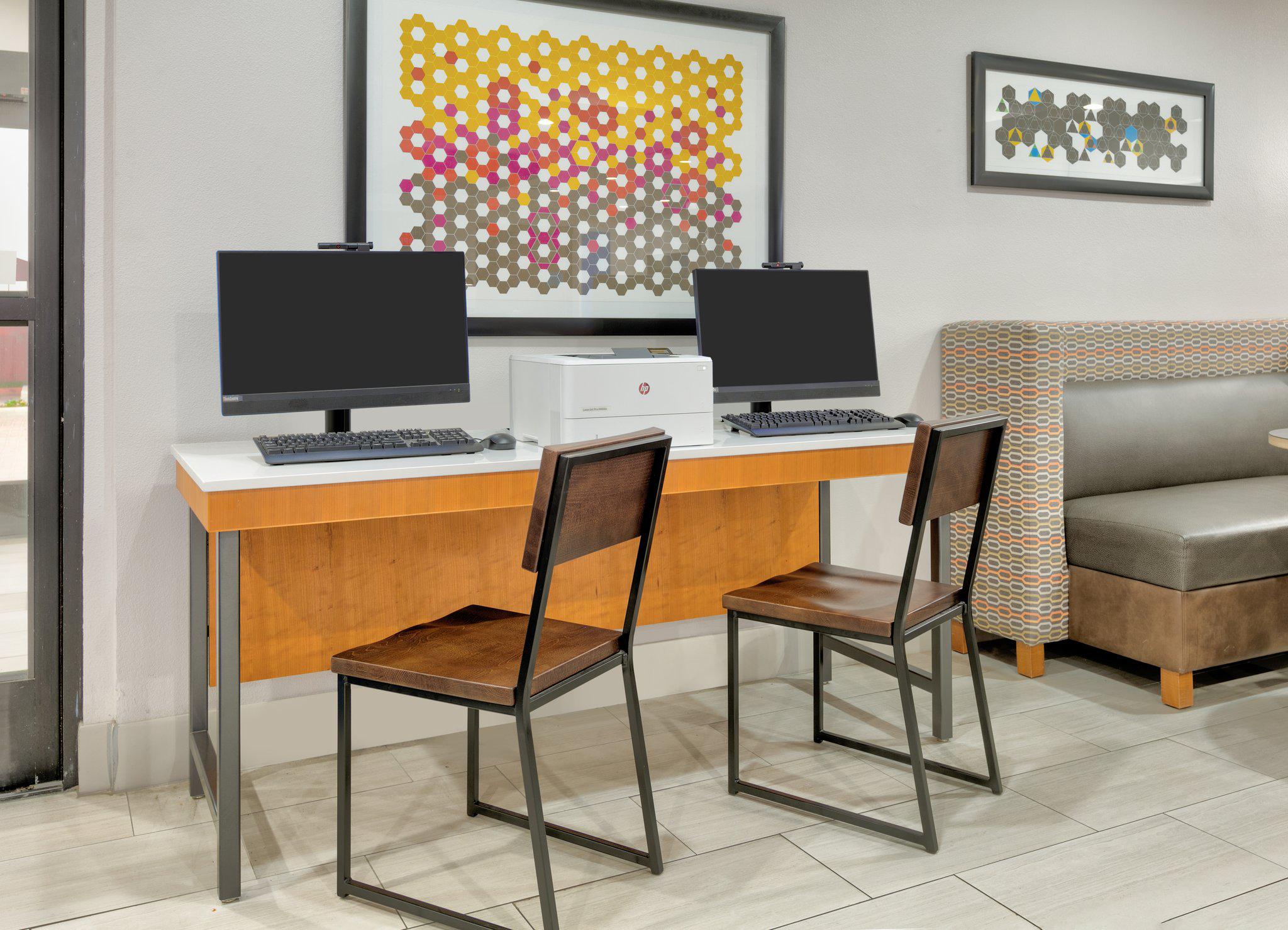 Holiday Inn Express Hillsboro I-35 by IHG Image