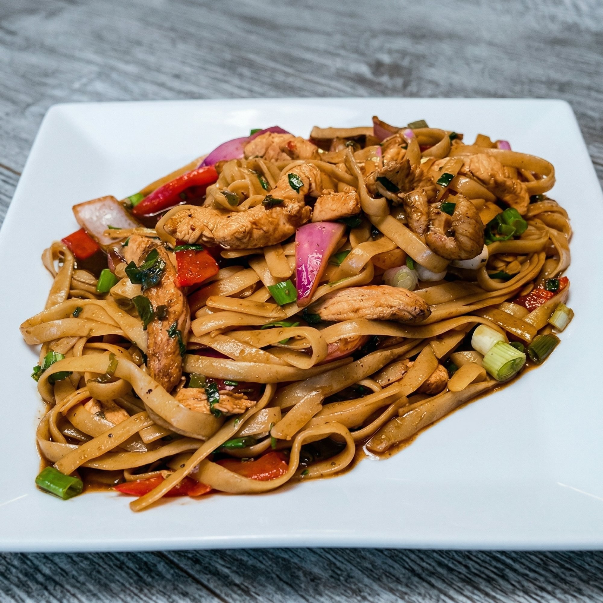 Pollo / Chicken Fettuccine Al Wok