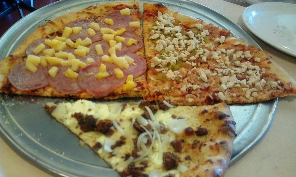 Tonti's Pizza Photo