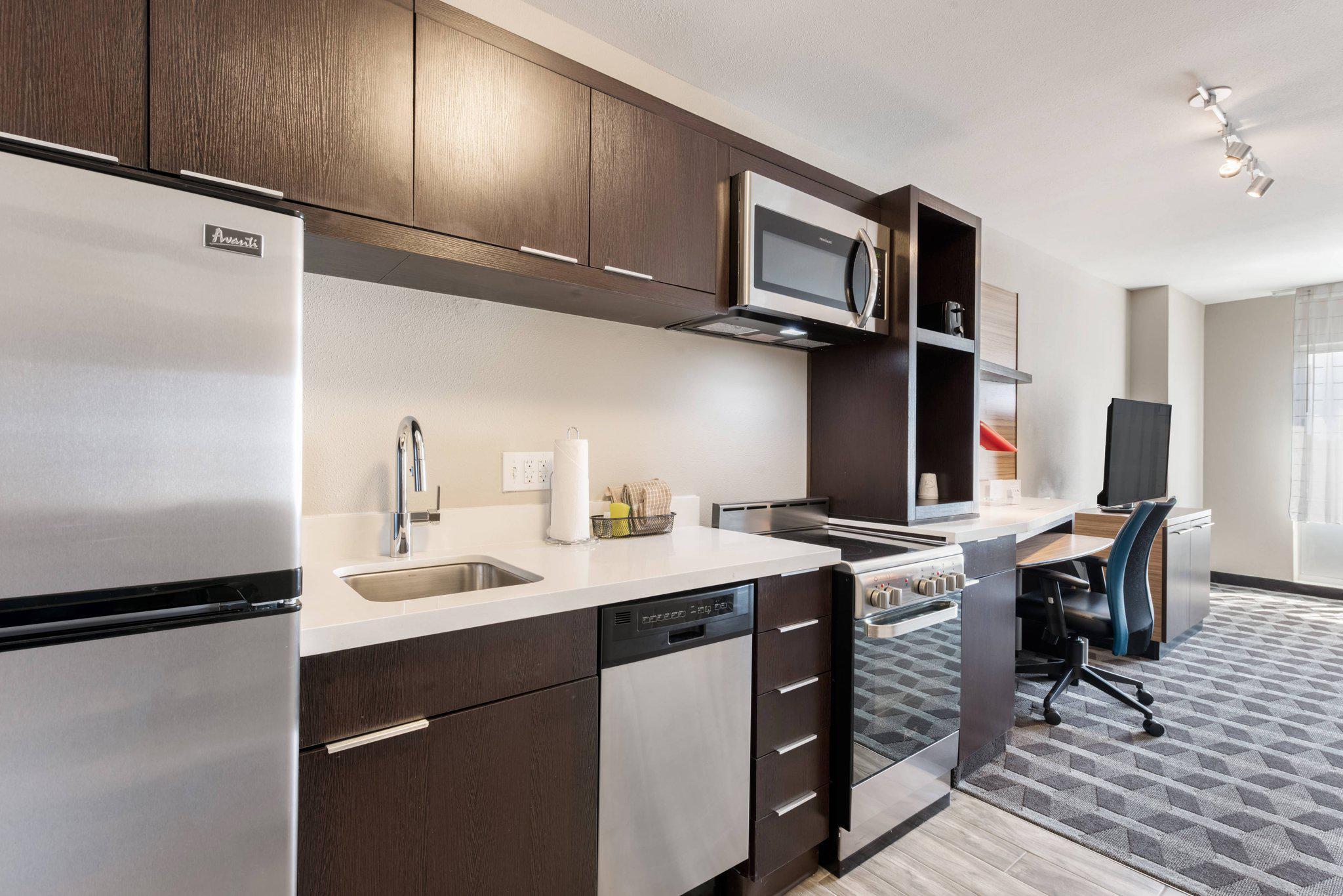 TownePlace Suites by Marriott Greensboro Coliseum Area Photo