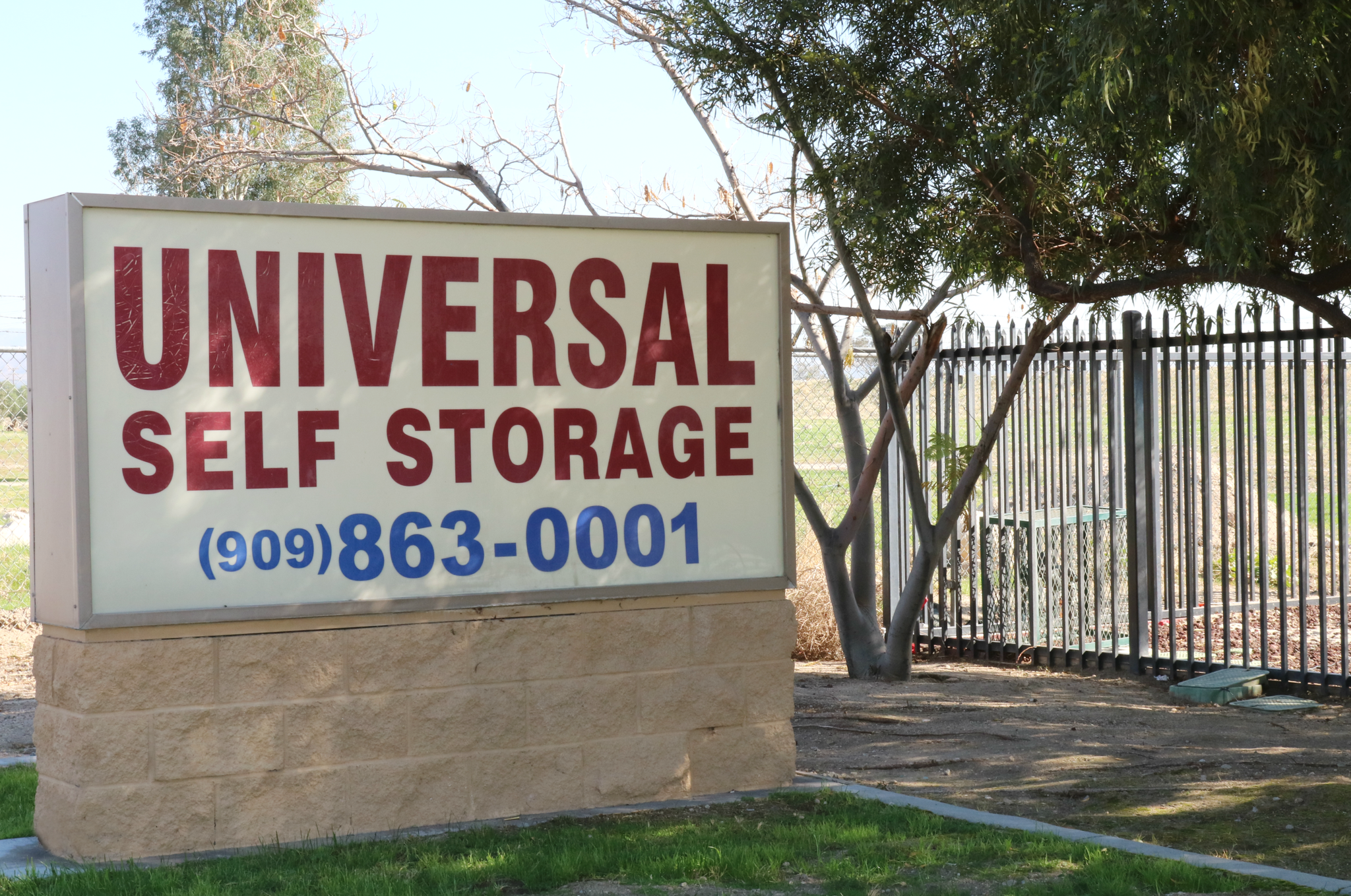 Universal Self Storage Highland Photo