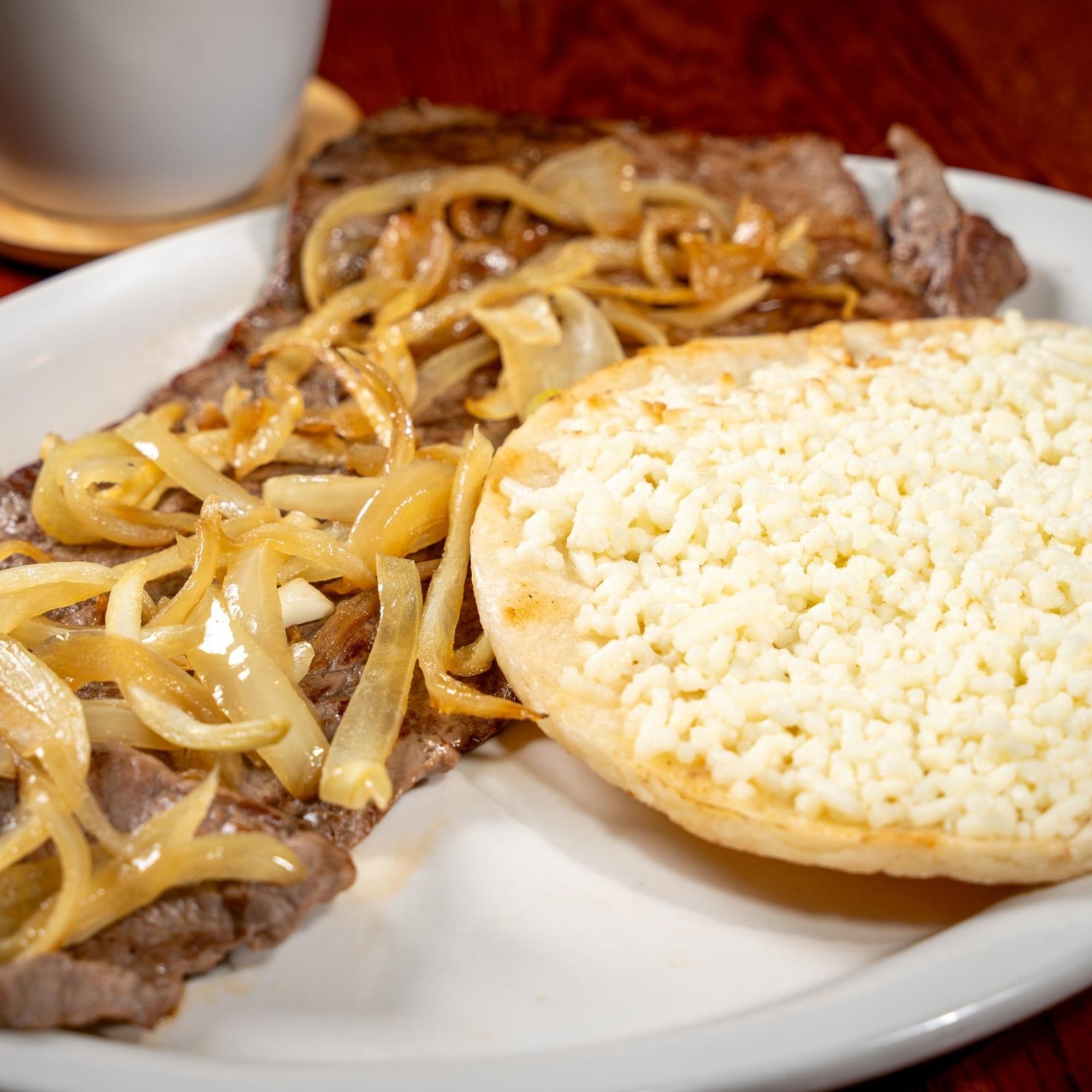 Steak with Onions (Carne Encebollada)