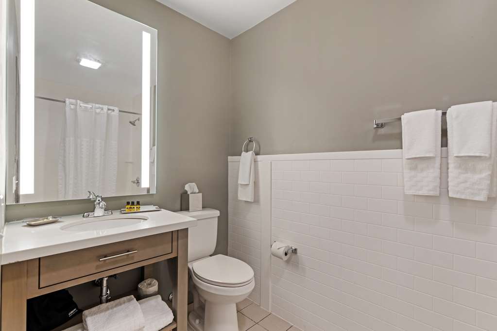 Best Western Plus Waterloo & Cedar Falls Image