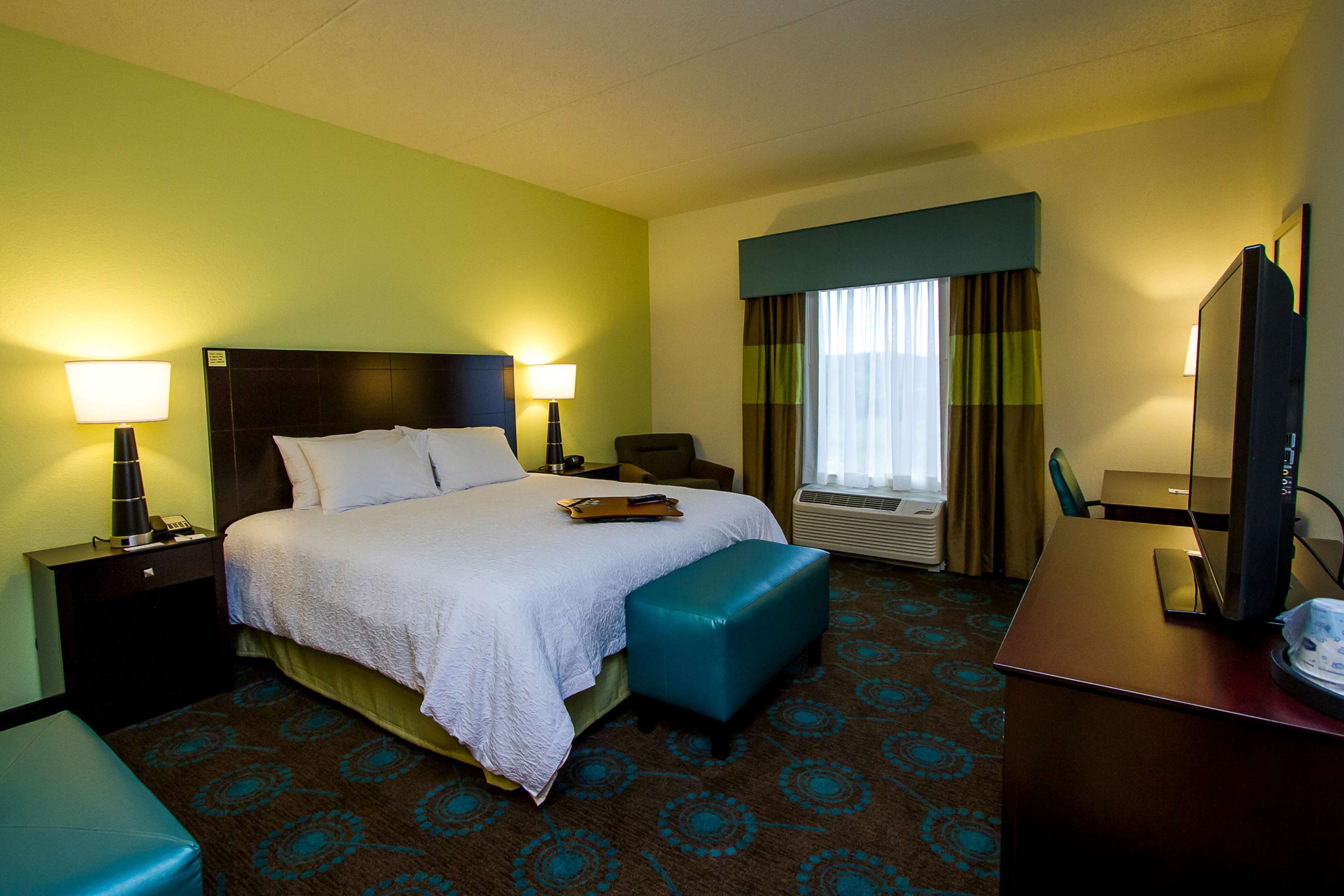 Hampton Inn Fayetteville Photo