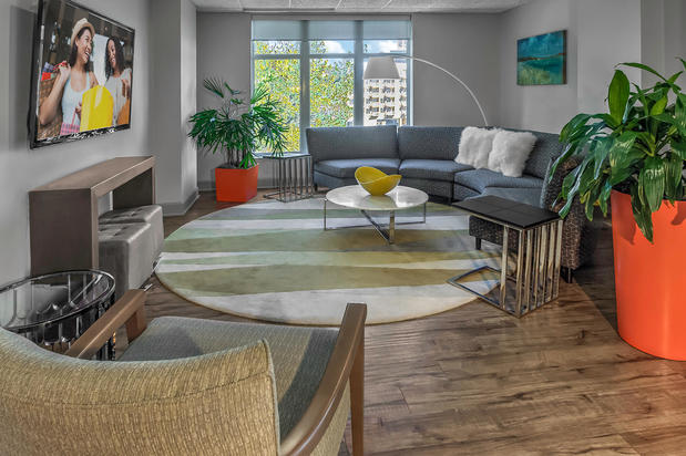 Images Camden Grandview Apartments and Townhomes