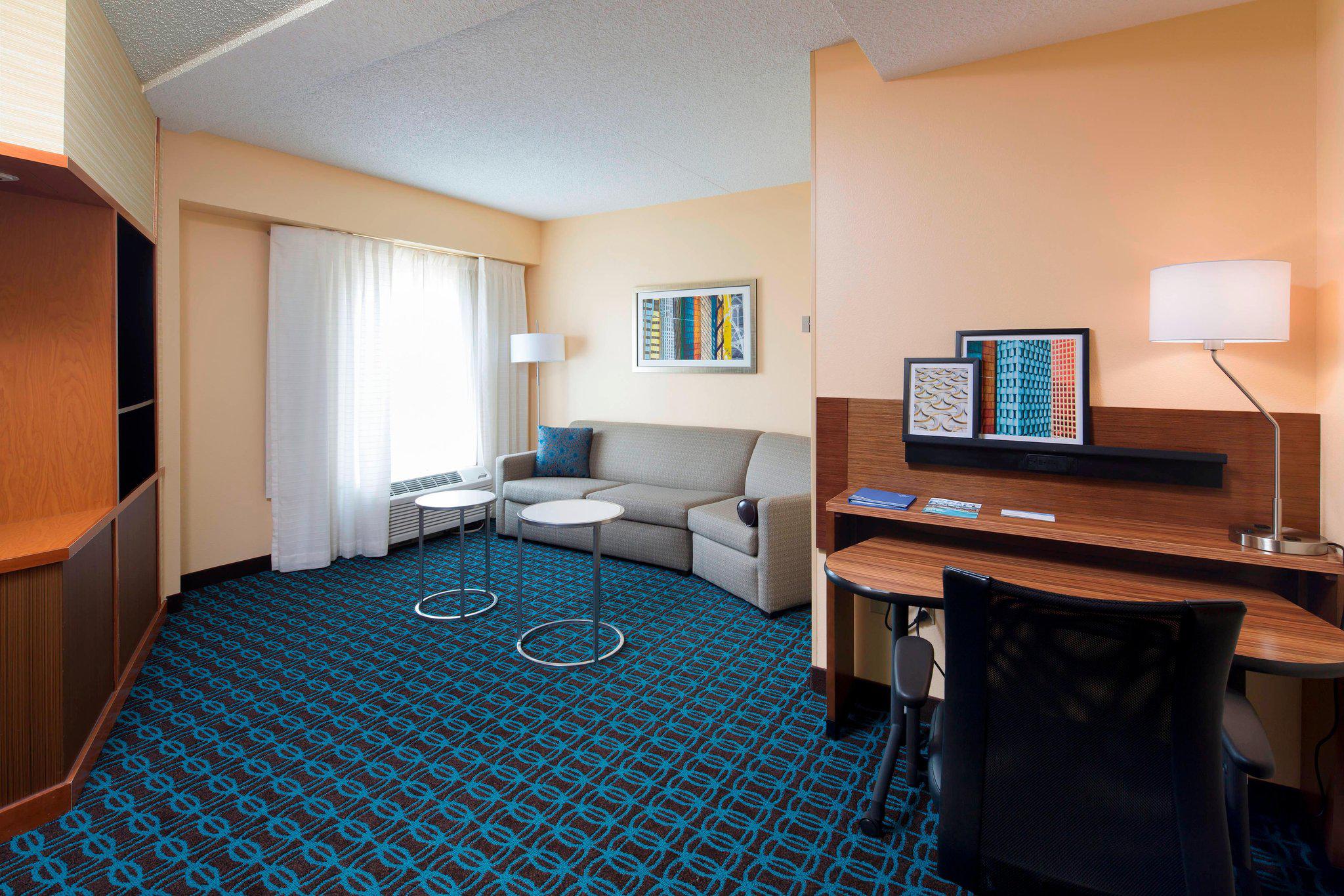 Fairfield Inn & Suites by Marriott Newark Liberty International Airport Photo