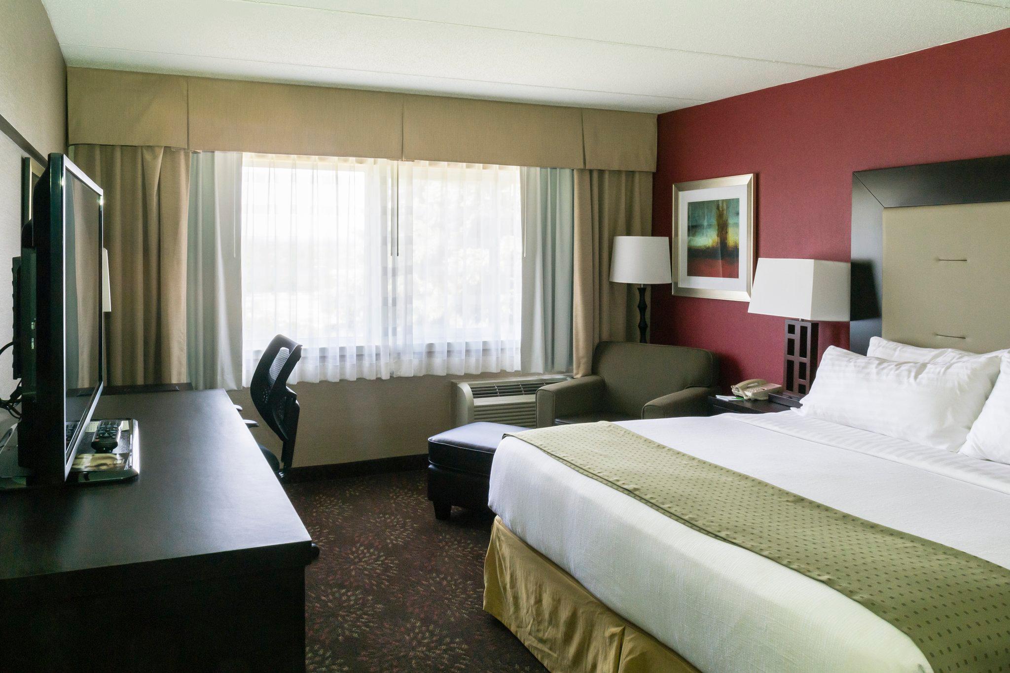 Holiday Inn Big Rapids Photo