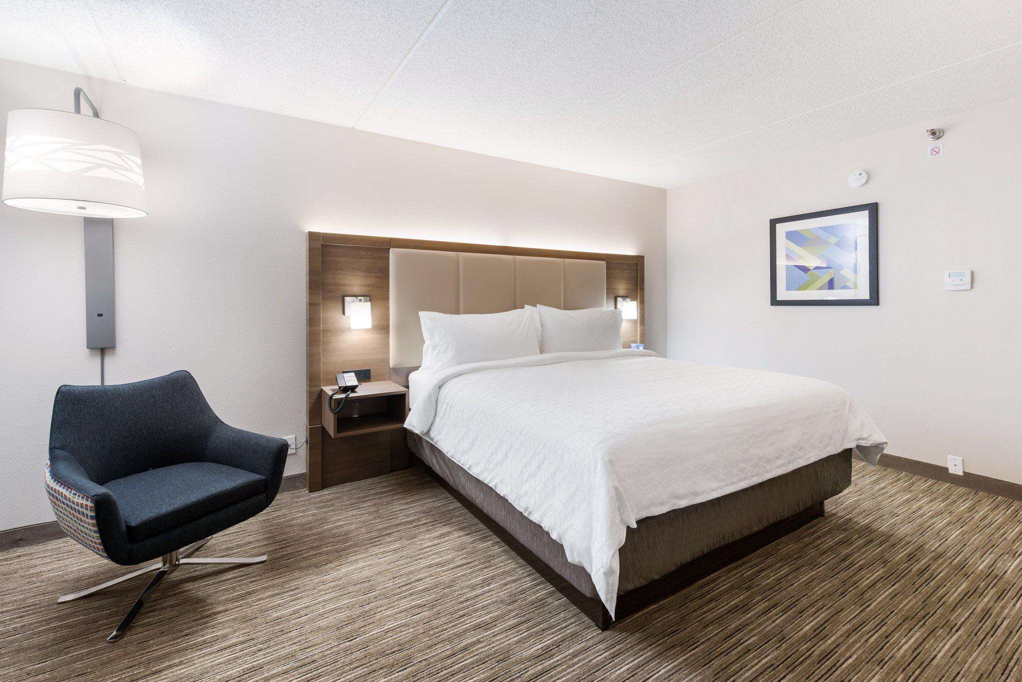 Holiday Inn Express Naperville Photo