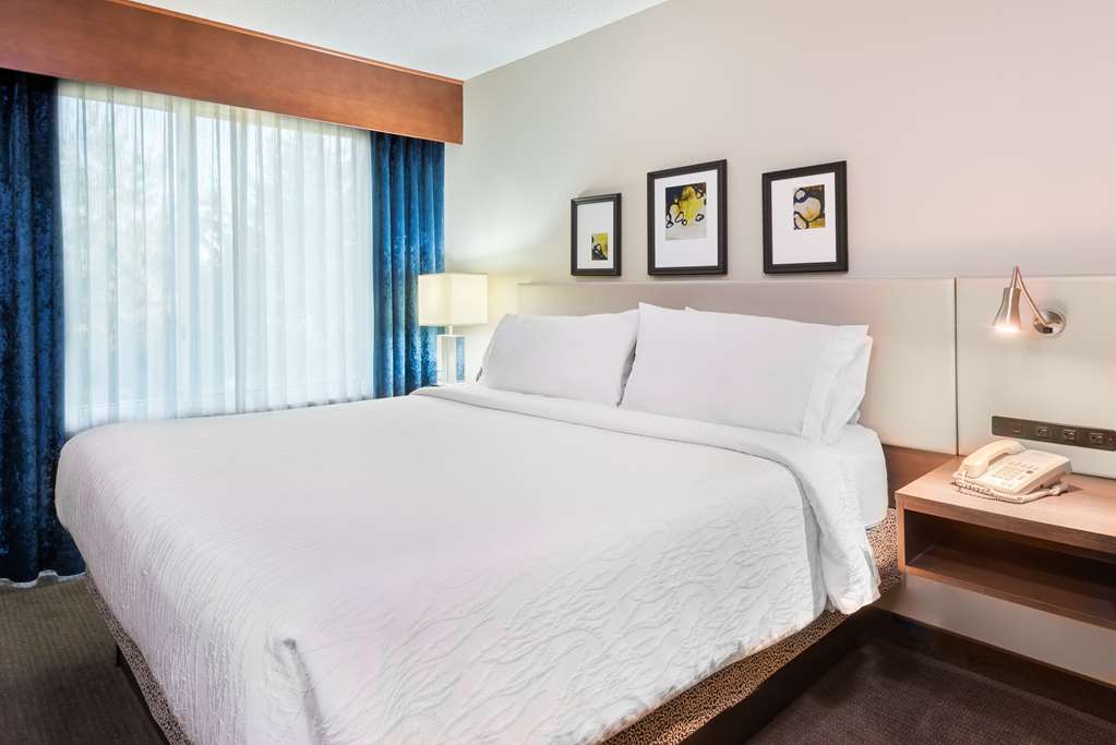 Hilton Garden Inn Westbury Image