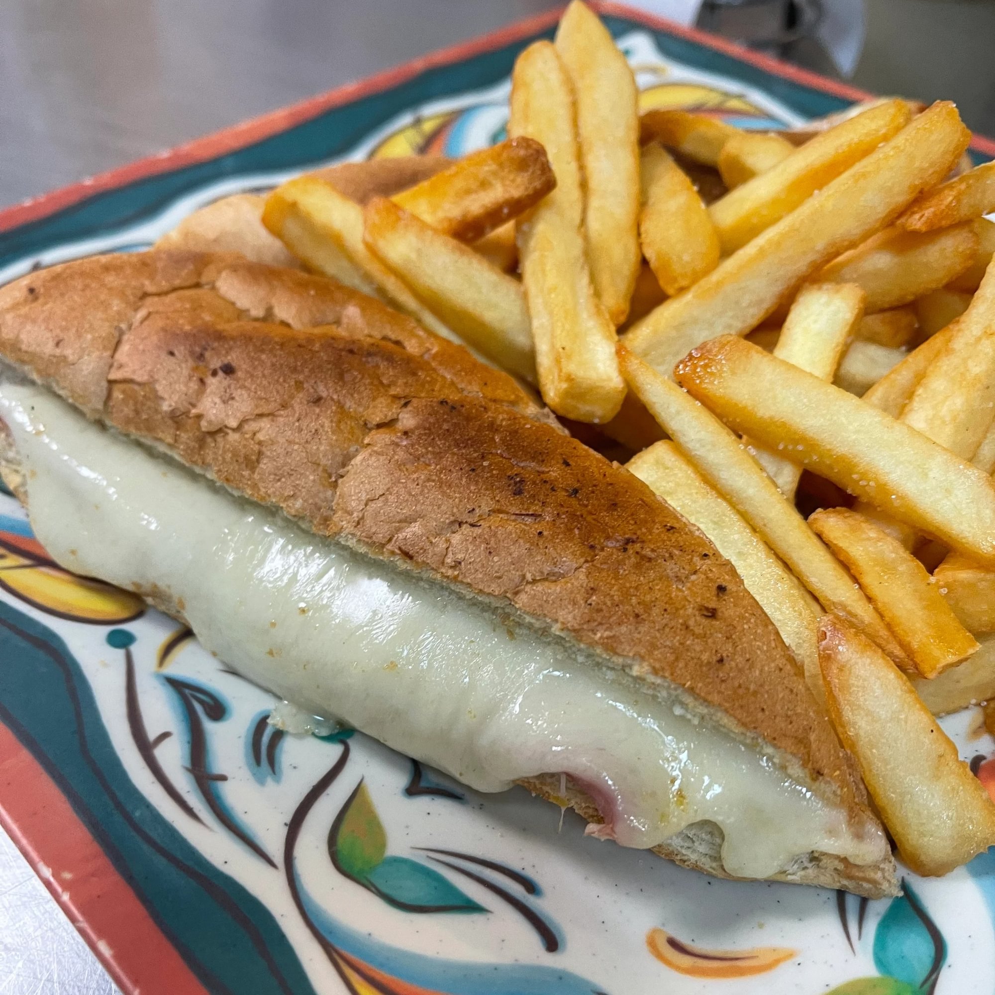 Sandwich jamon y queso