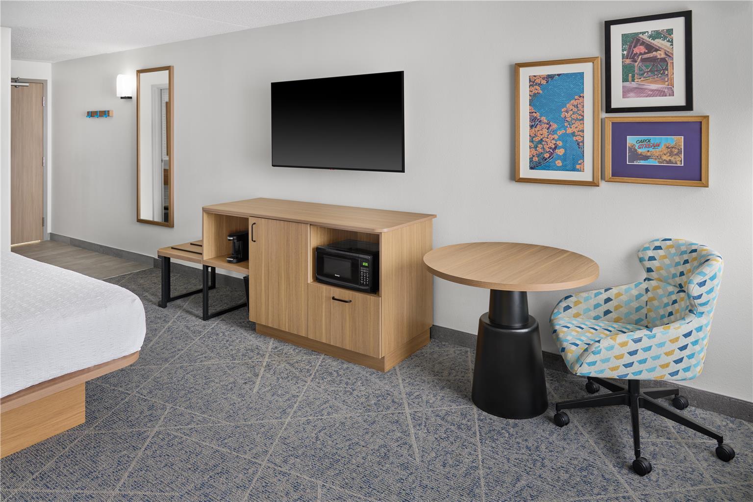Hampton Inn Chicago-Carol Stream Image