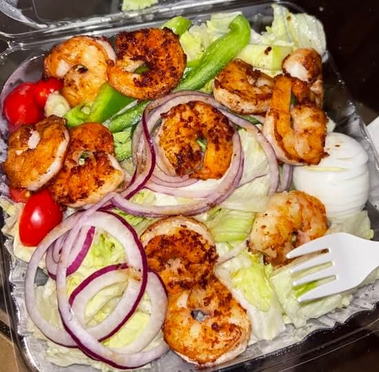 Grilled shimps salad