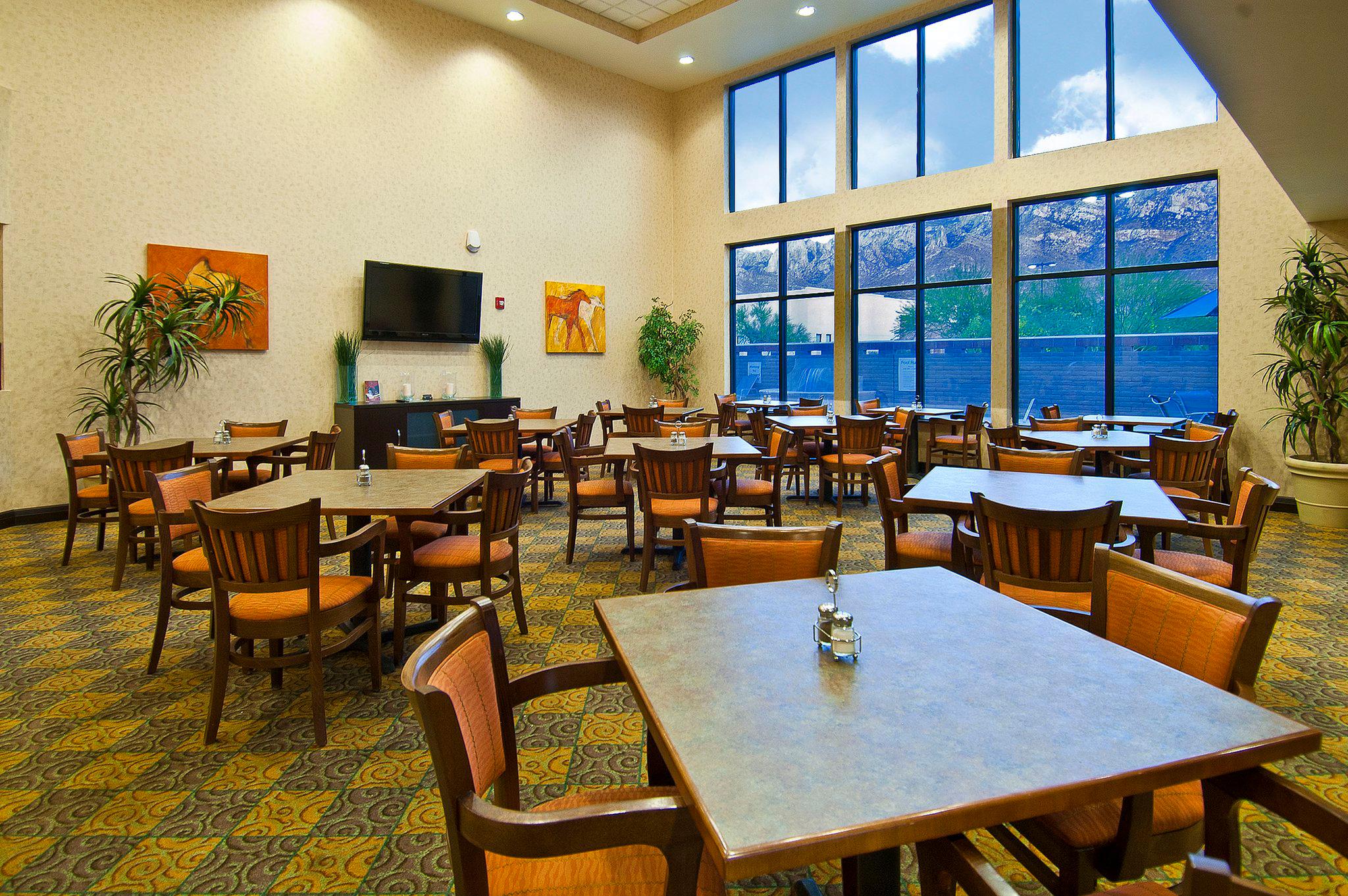 Holiday Inn Express & Suites Oro Valley-Tucson North Photo